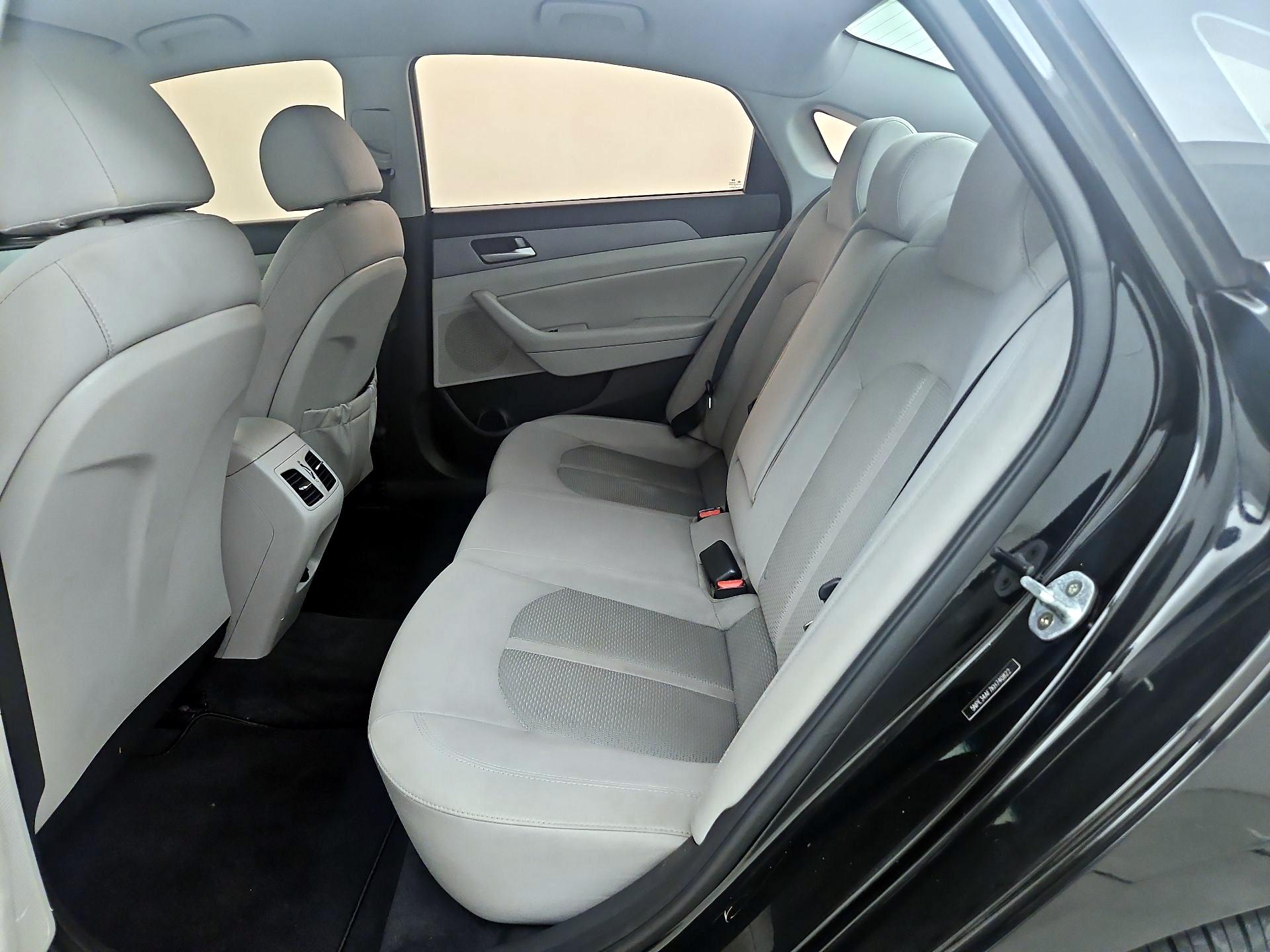 Thumbnail: 2019 Hyundai Sonata - 19