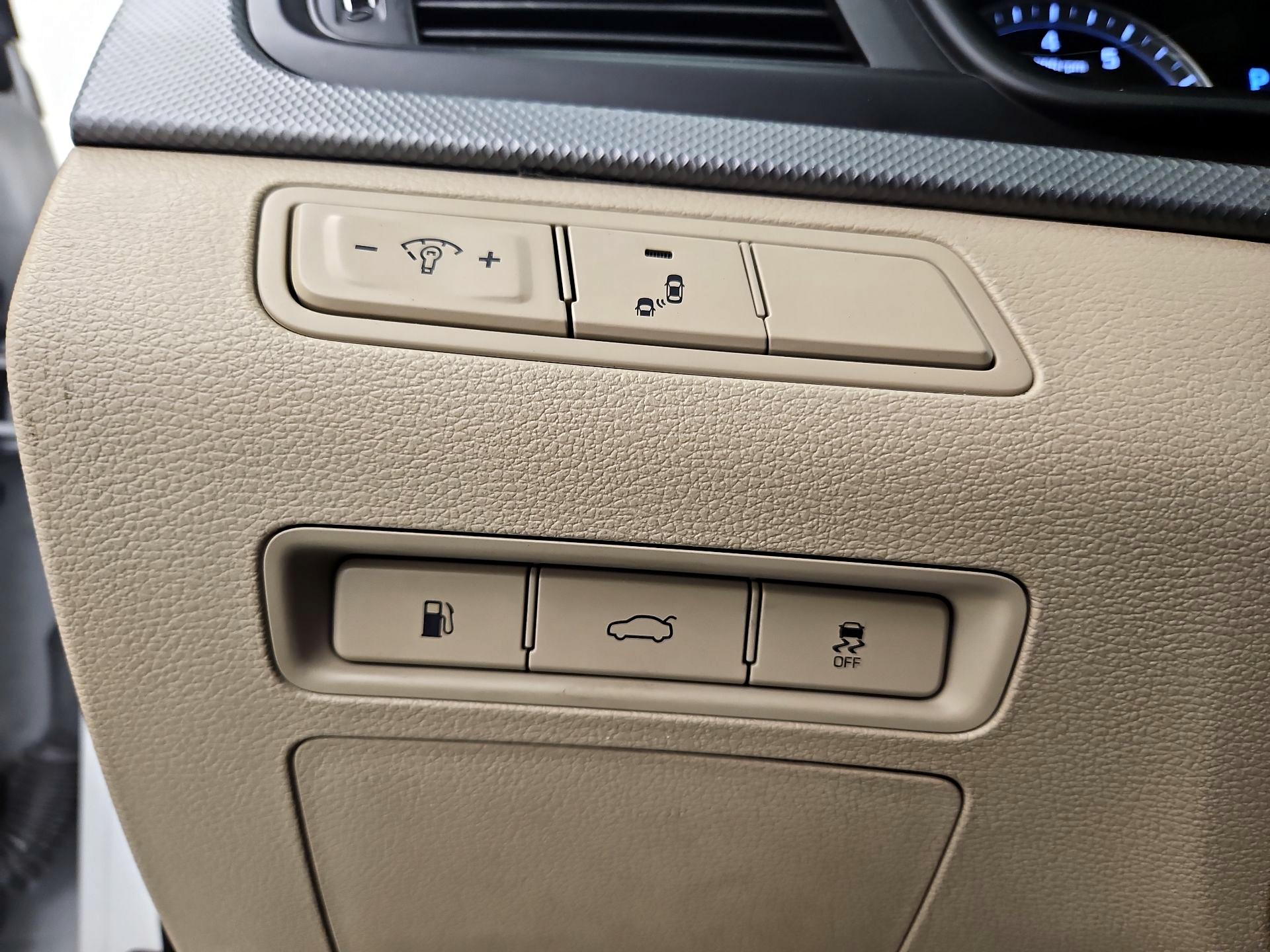 Thumbnail: 2019 Hyundai Sonata - 13