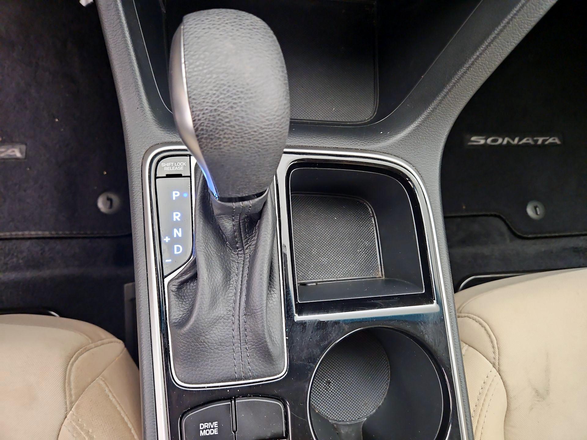 Thumbnail: 2019 Hyundai Sonata - 17