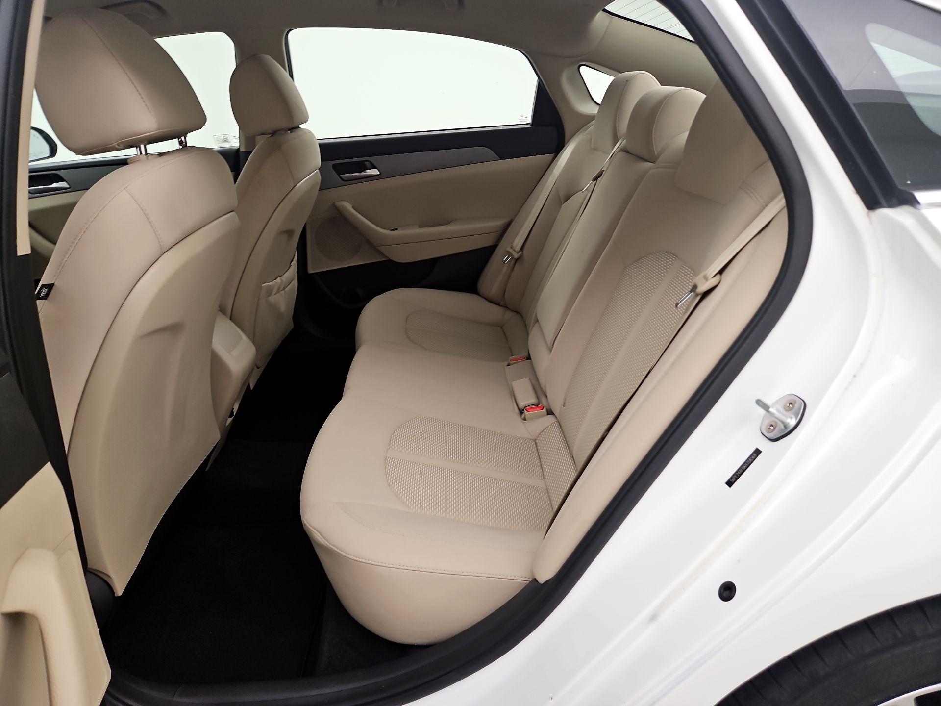 Thumbnail: 2019 Hyundai Sonata - 19