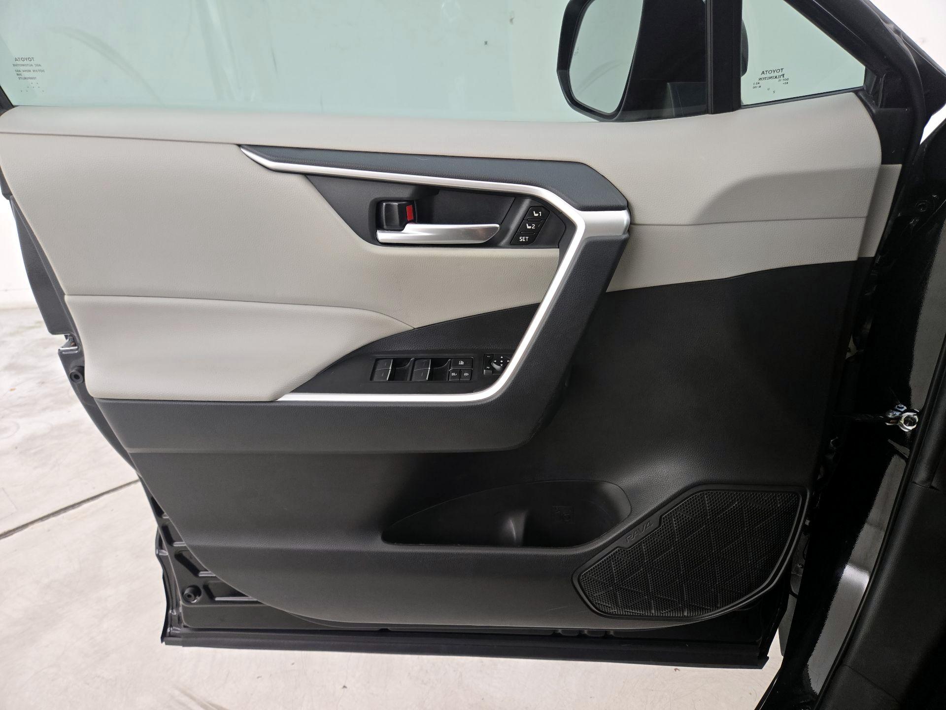 Thumbnail: 2023 Toyota RAV4 - 12