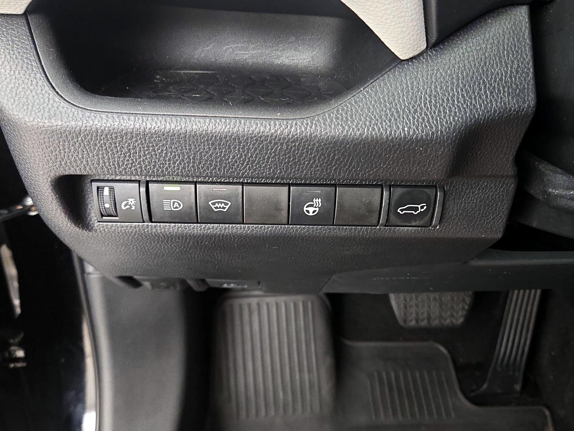 Thumbnail: 2023 Toyota RAV4 - 13