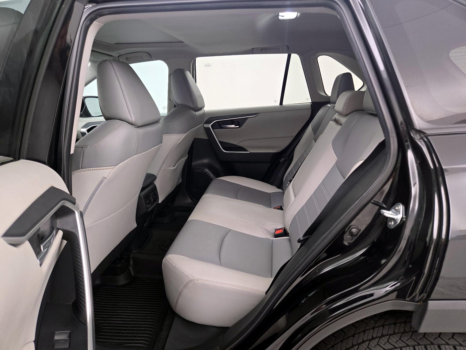Thumbnail: 2023 Toyota RAV4 - 20