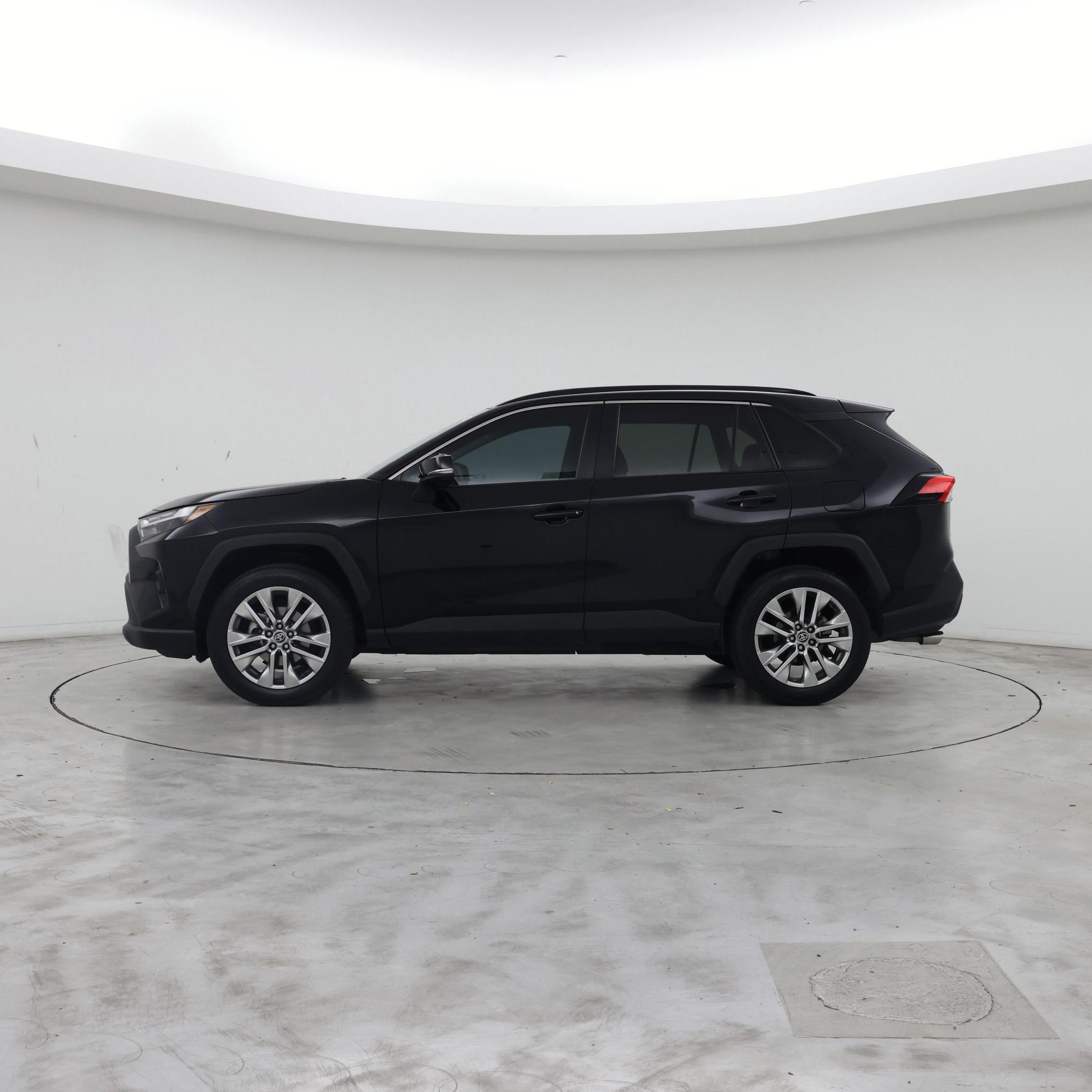 Thumbnail: 2023 Toyota RAV4 - 3