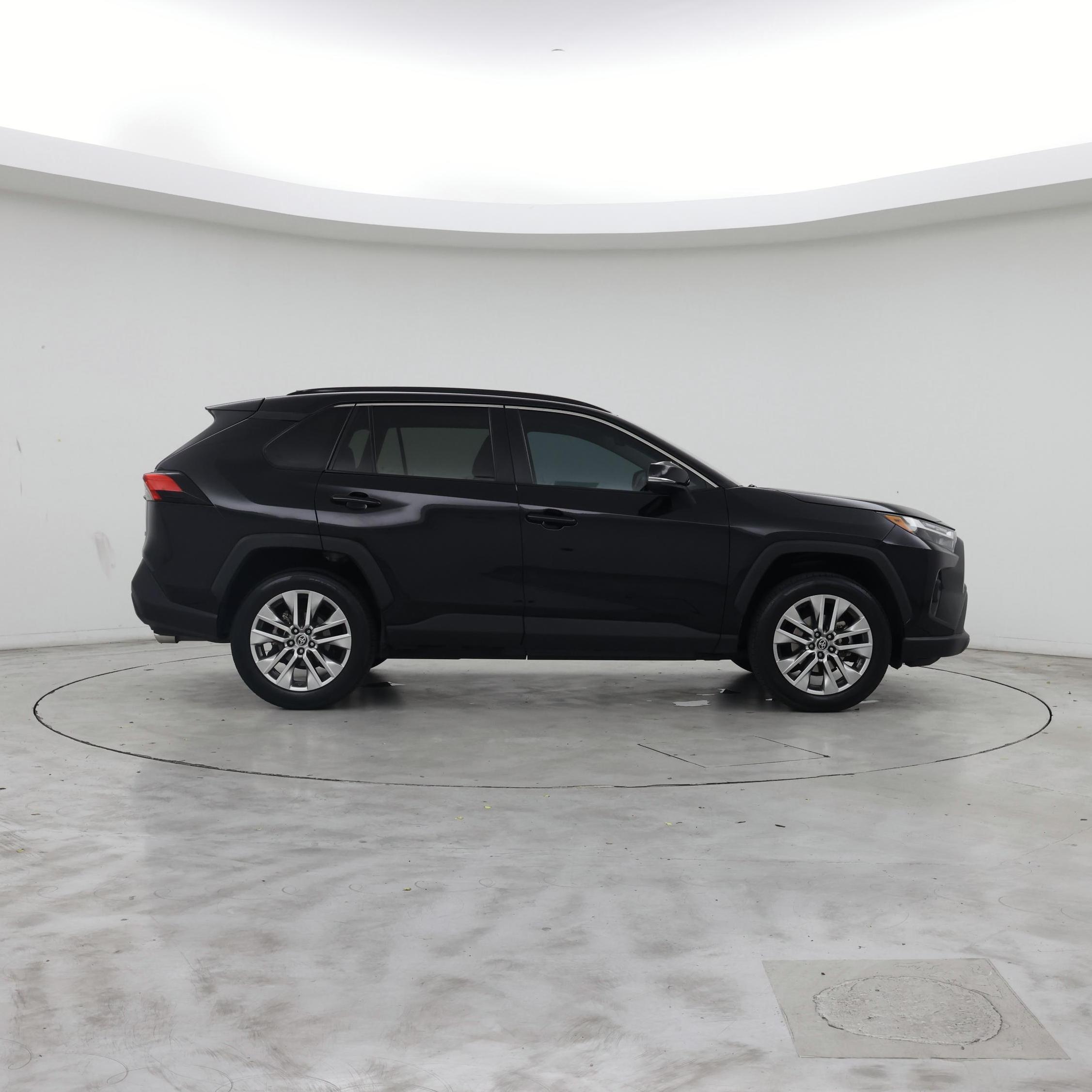 Thumbnail: 2023 Toyota RAV4 - 7
