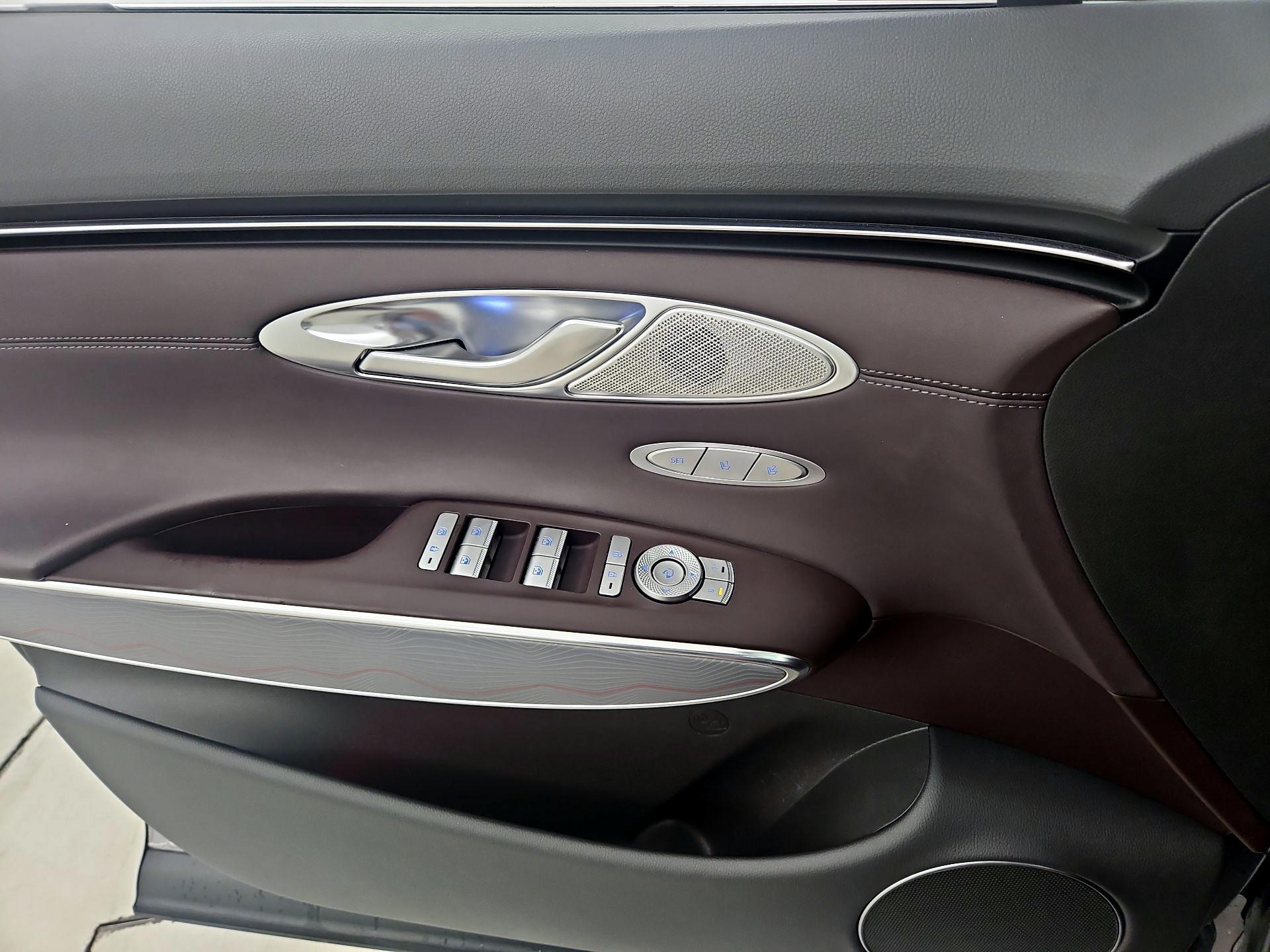 Thumbnail: 2024 Genesis GV70 - 10