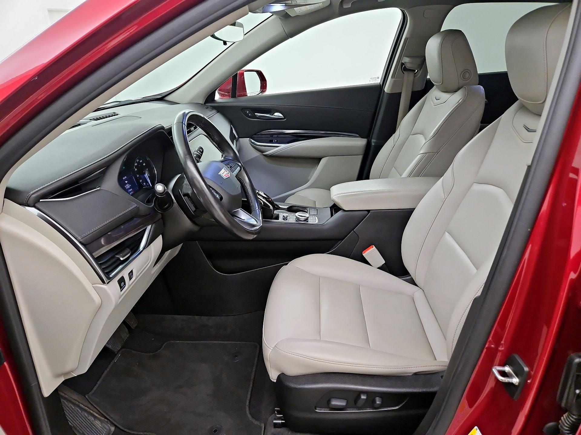 Thumbnail: 2020 Cadillac XT4 - 9