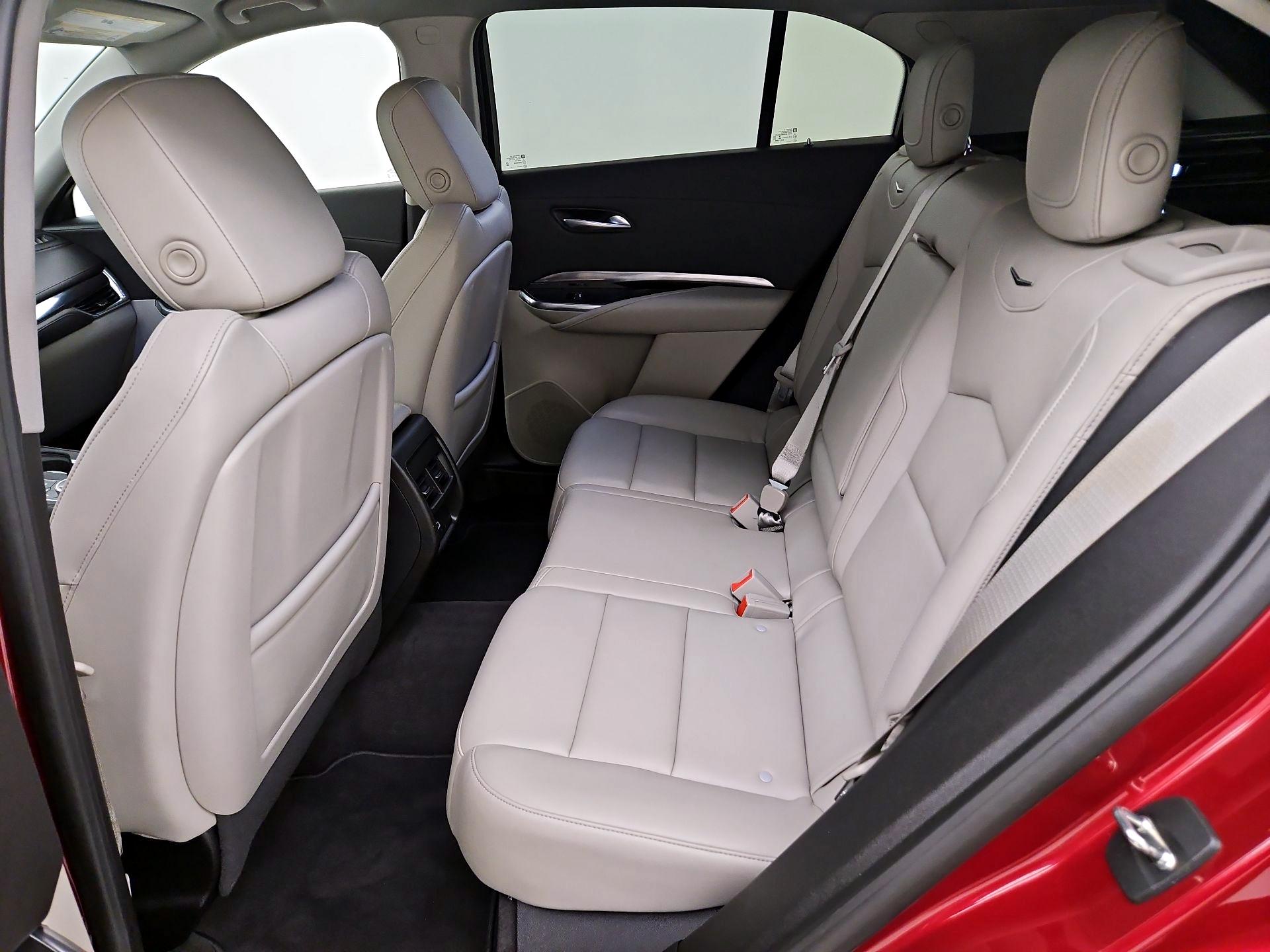 Thumbnail: 2020 Cadillac XT4 - 17
