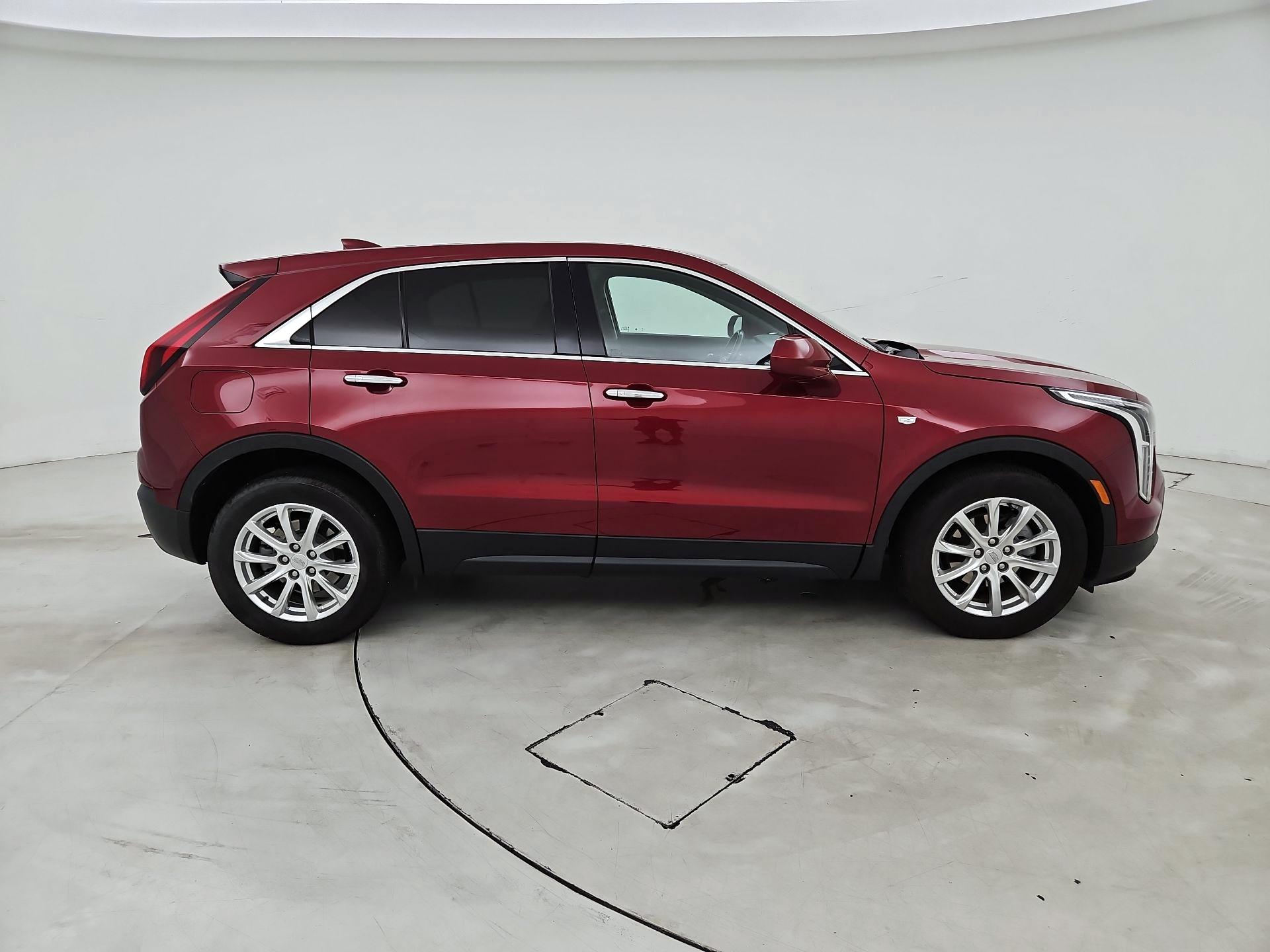 Thumbnail: 2020 Cadillac XT4 - 4
