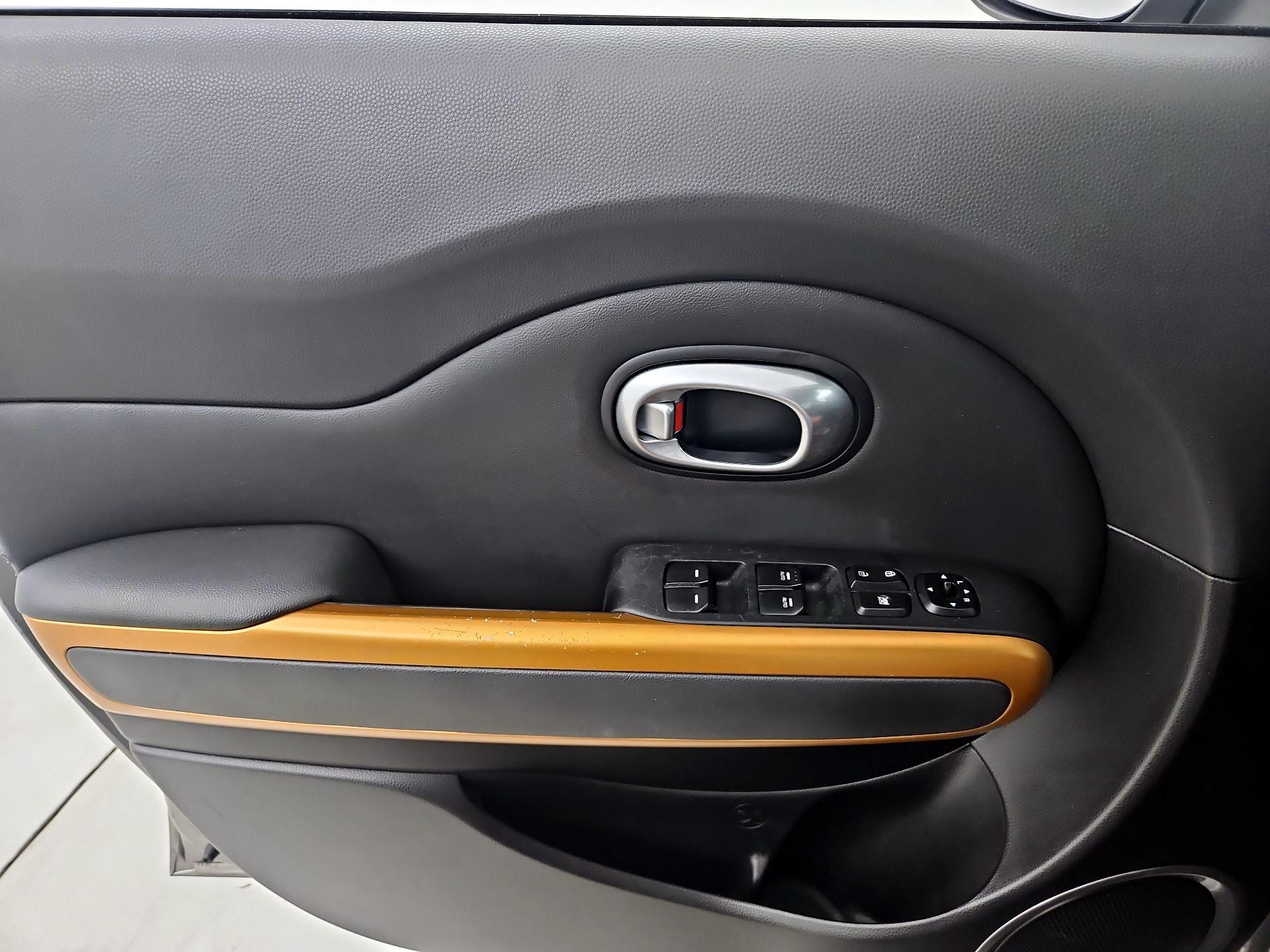 Thumbnail: 2016 Kia Soul - 10