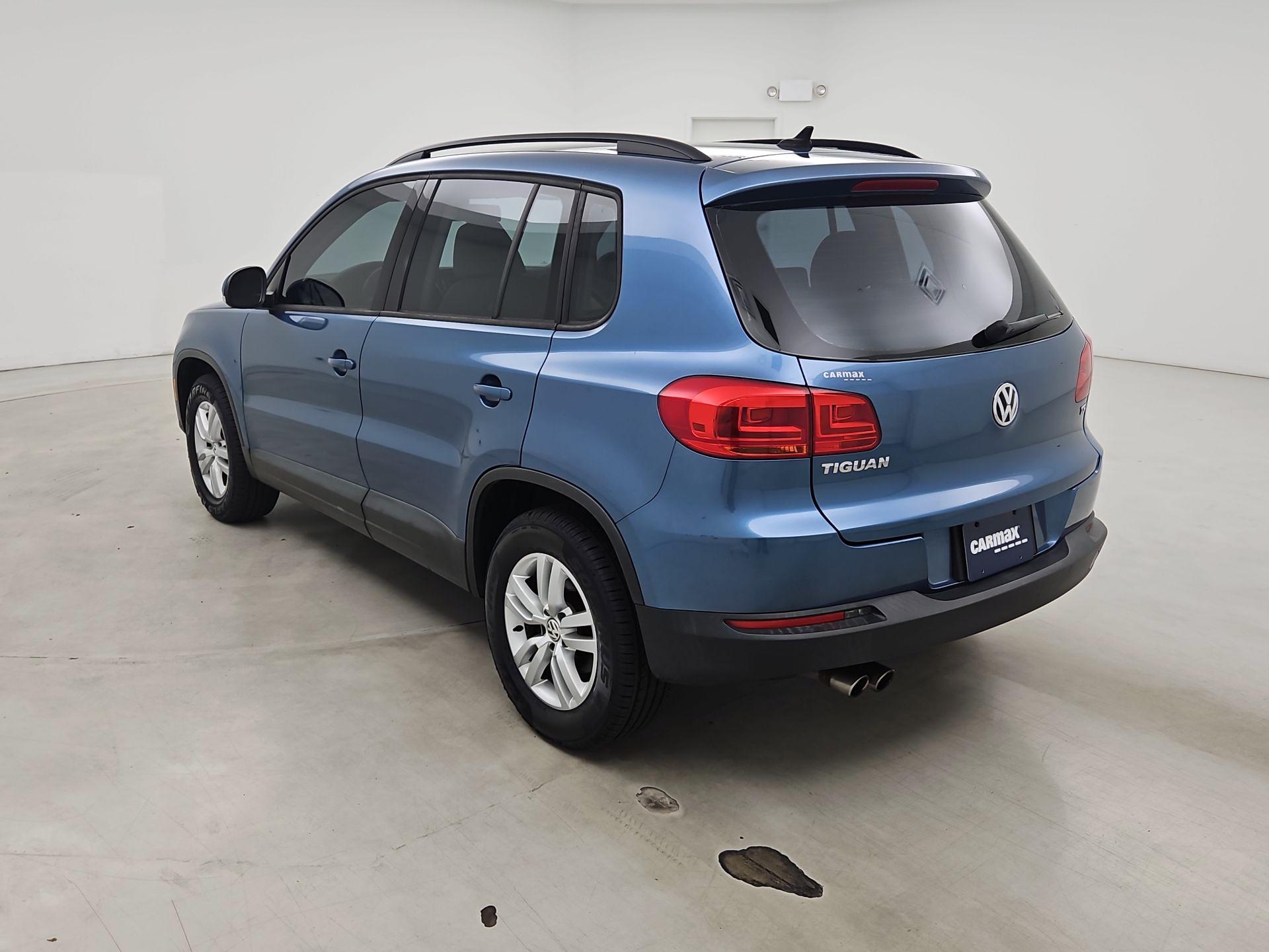 Thumbnail: 2017 Volkswagen Tiguan - 7