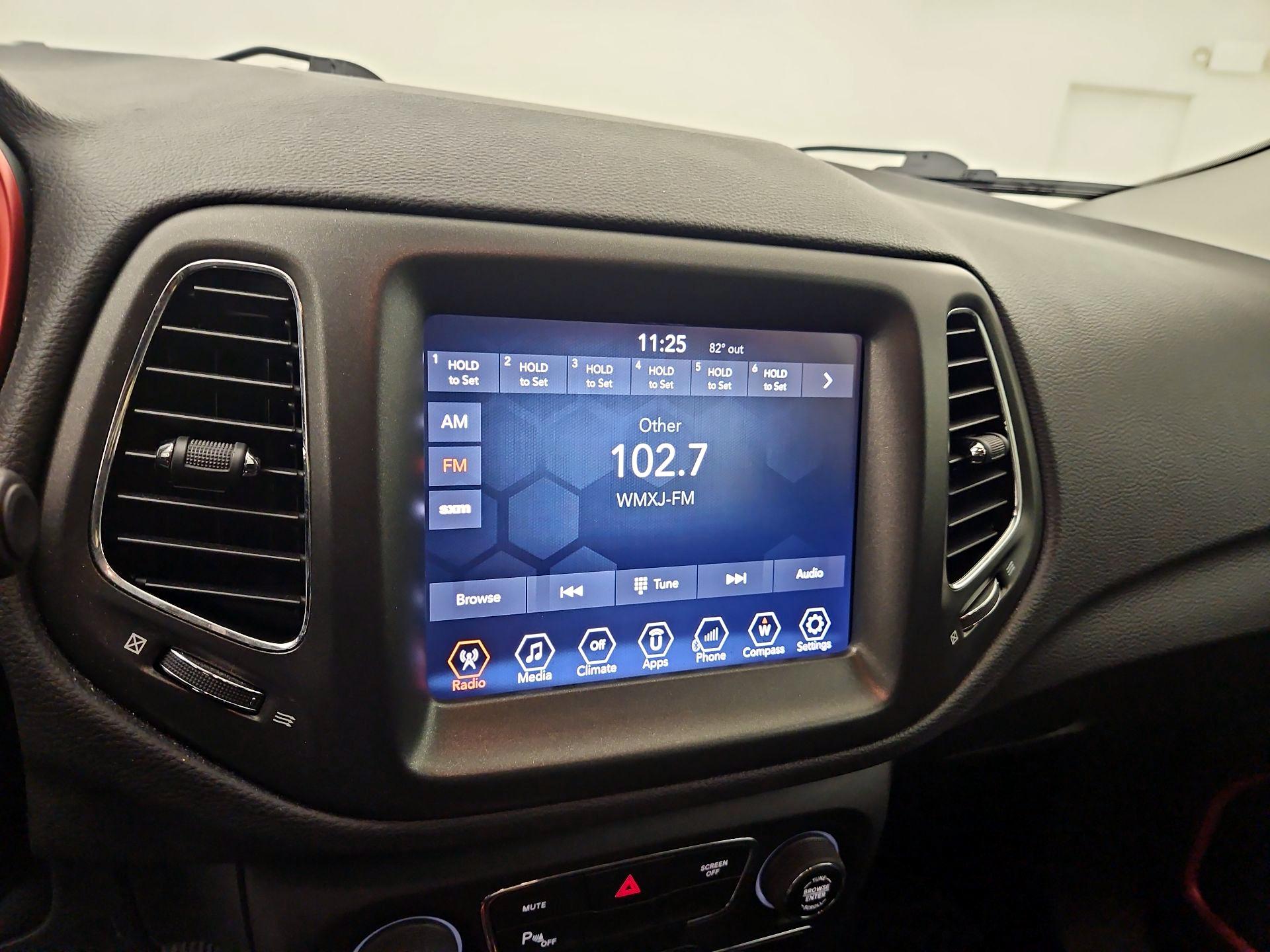 Thumbnail: 2018 Jeep Compass - 13