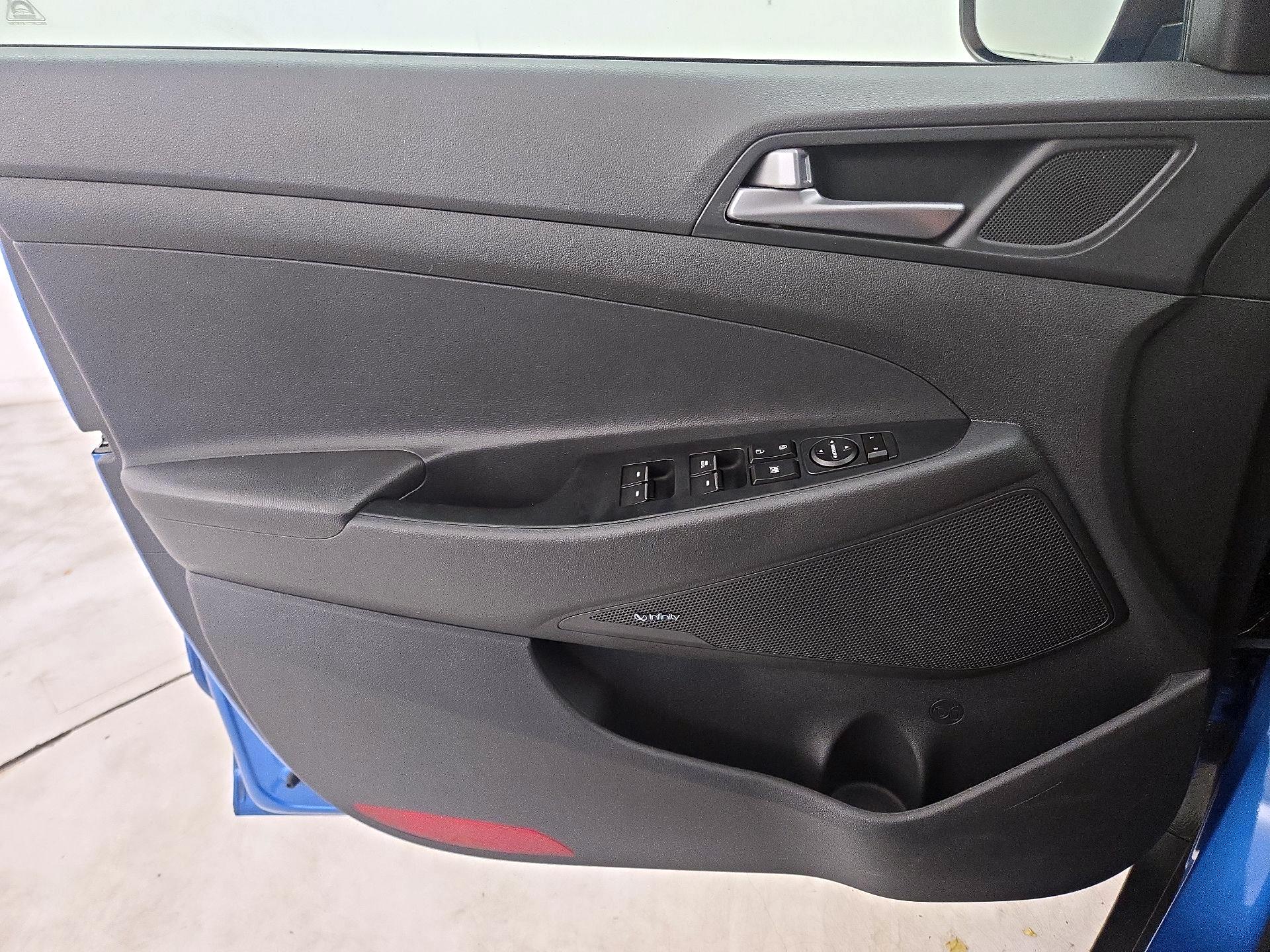 Thumbnail: 2017 Hyundai Tucson - 12