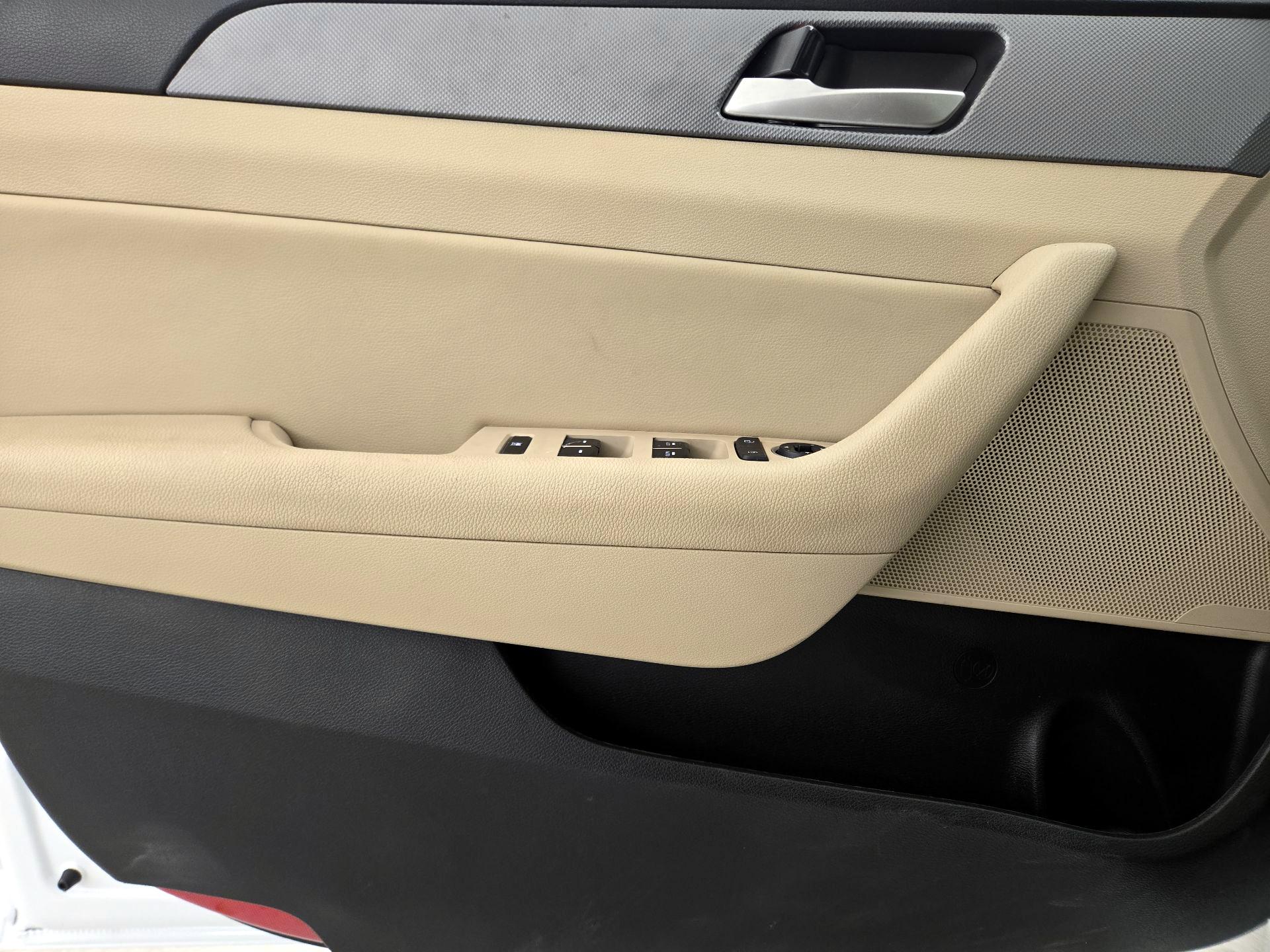 Thumbnail: 2019 Hyundai Sonata - 12