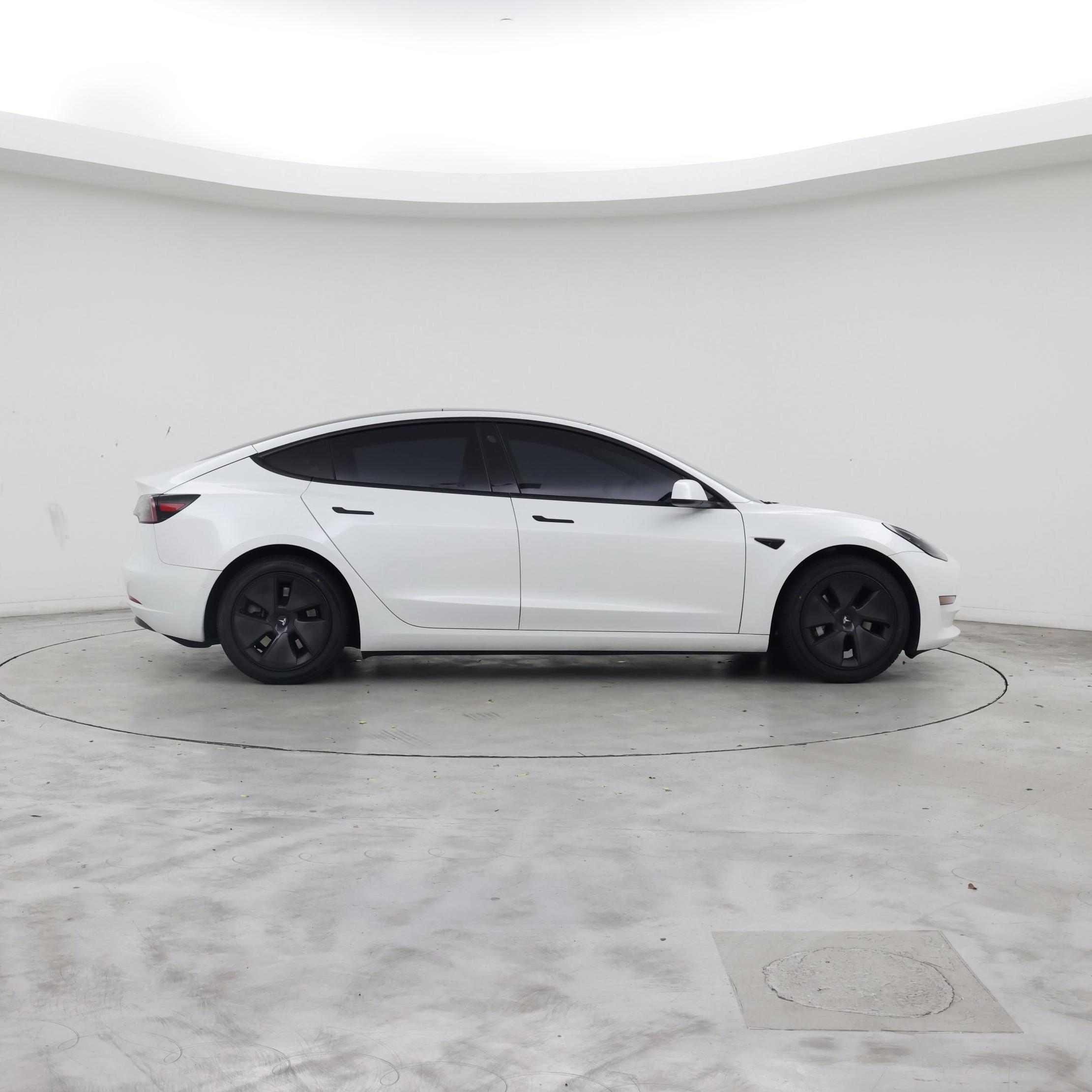Thumbnail: 2021 Tesla Model 3 - 7