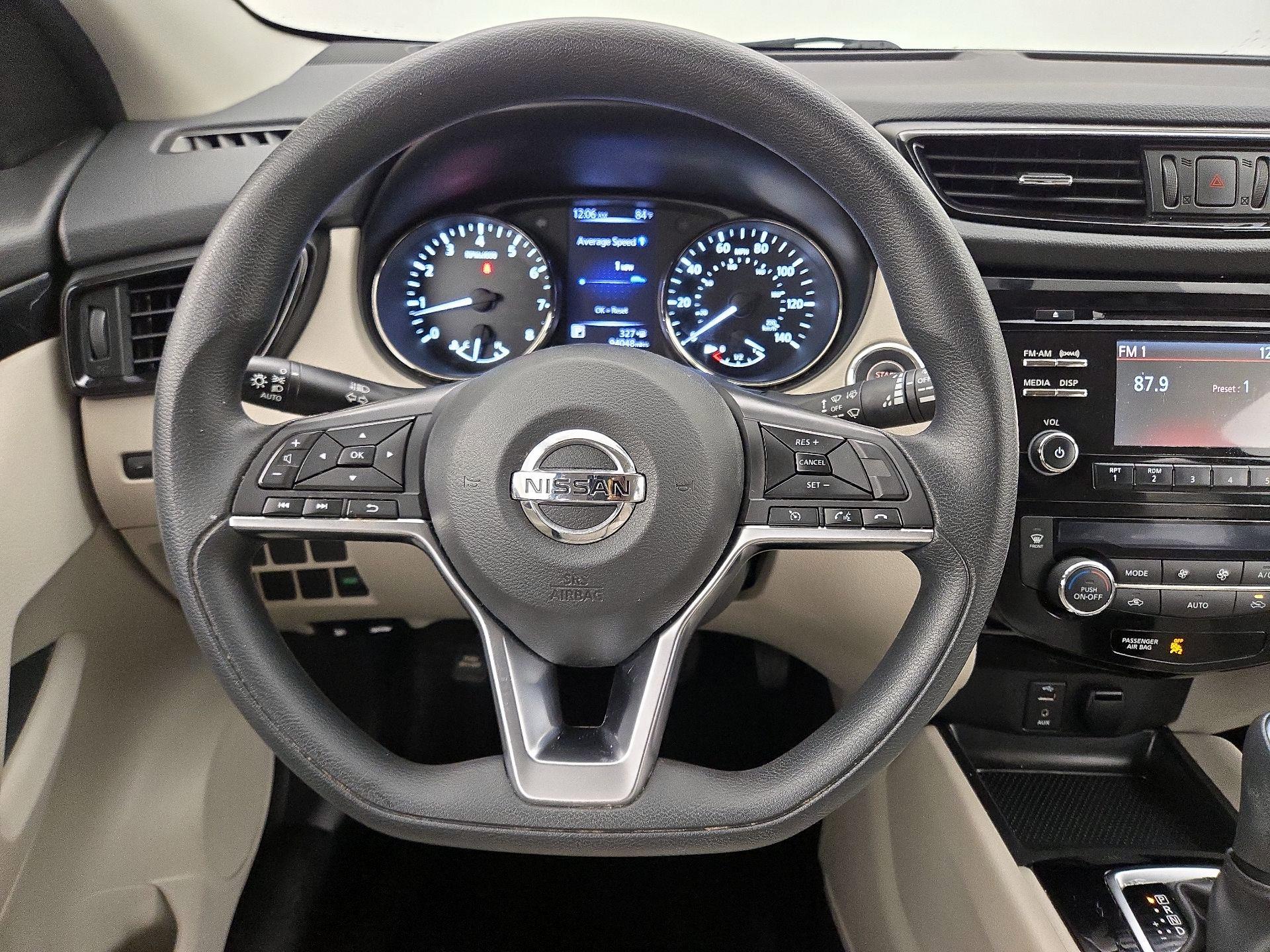Thumbnail: 2018 Nissan Rogue Sport - 10