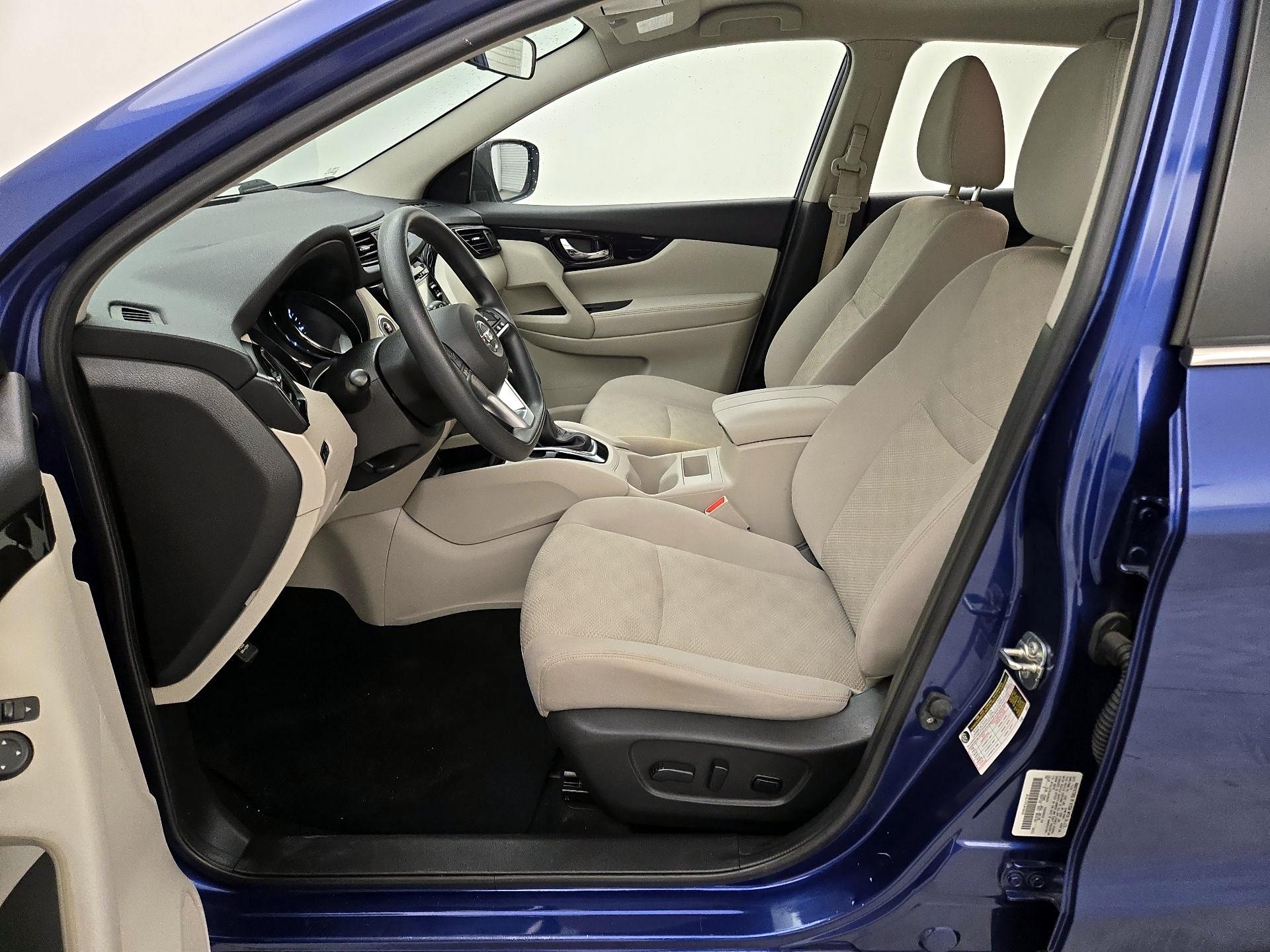 Thumbnail: 2018 Nissan Rogue Sport - 11