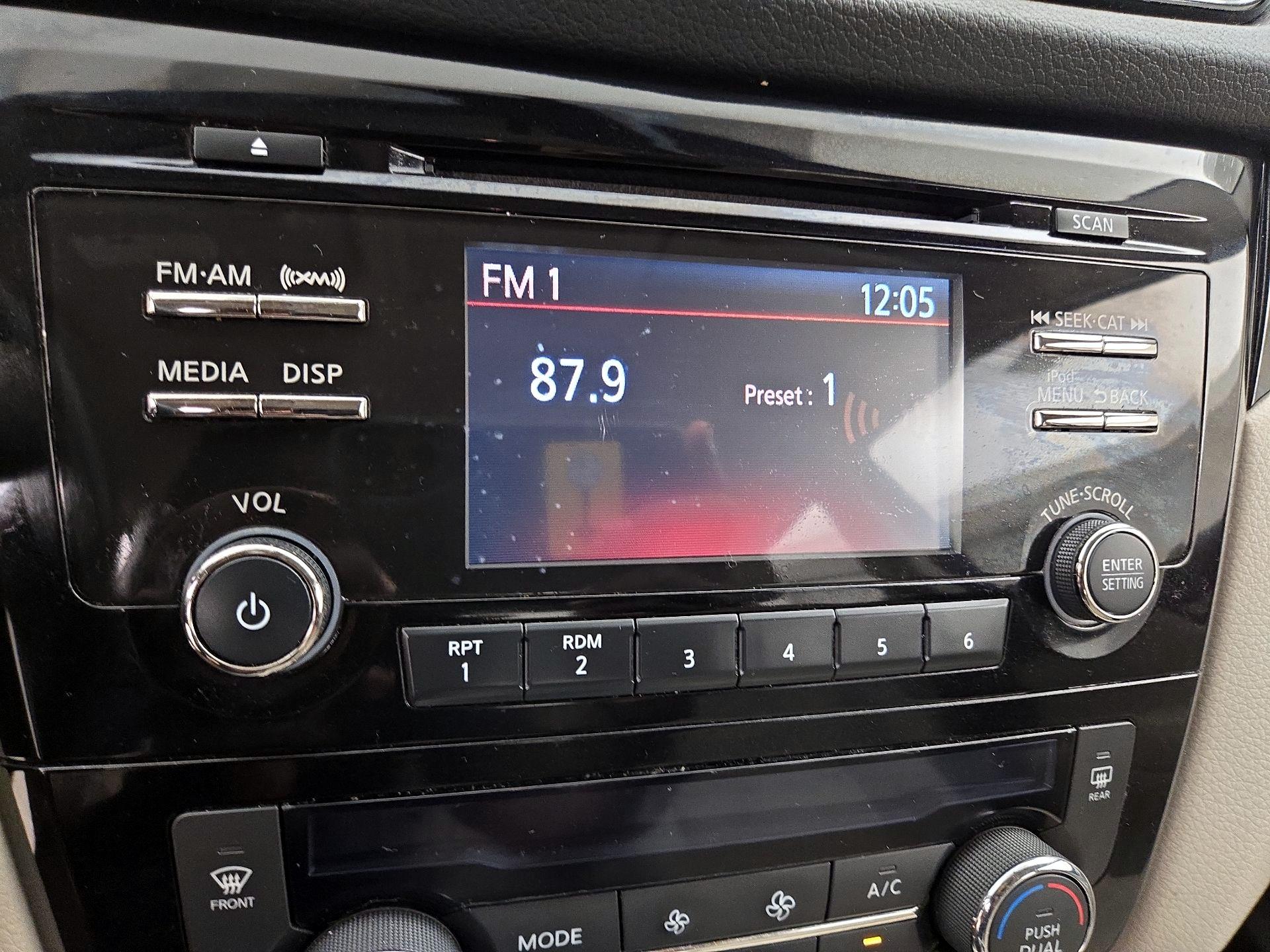 Thumbnail: 2018 Nissan Rogue Sport - 15