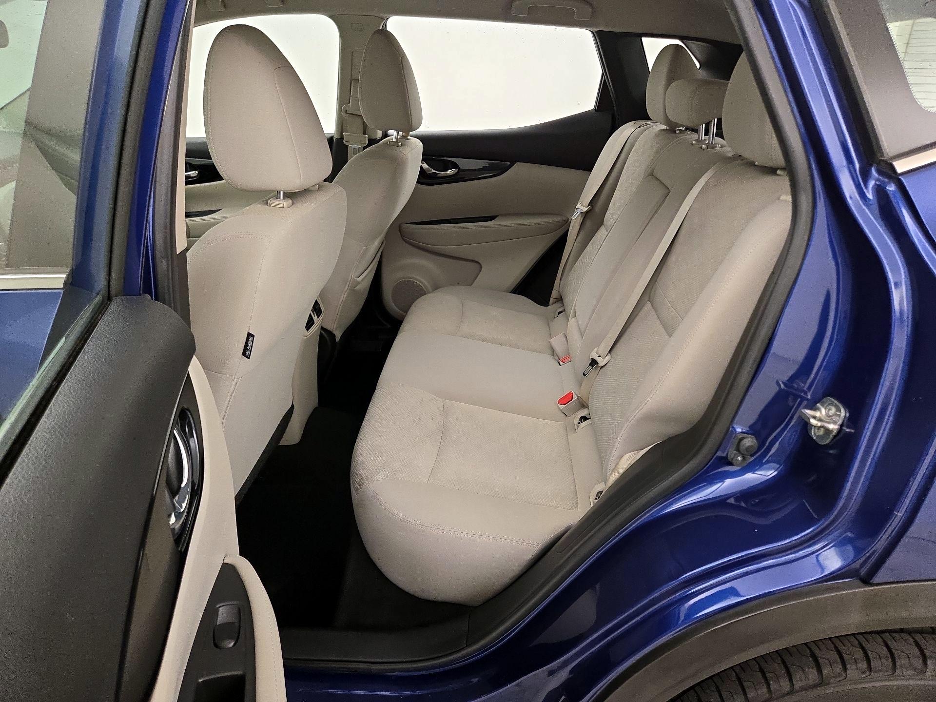 Thumbnail: 2018 Nissan Rogue Sport - 19