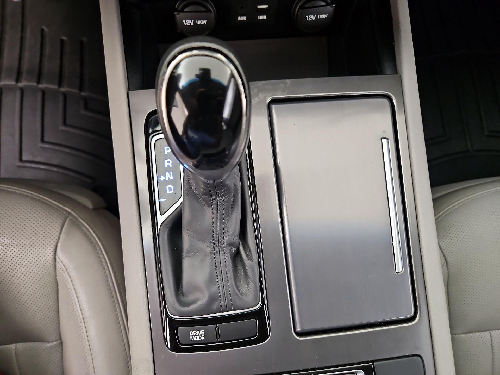 Thumbnail: 2016 Hyundai Genesis - 16