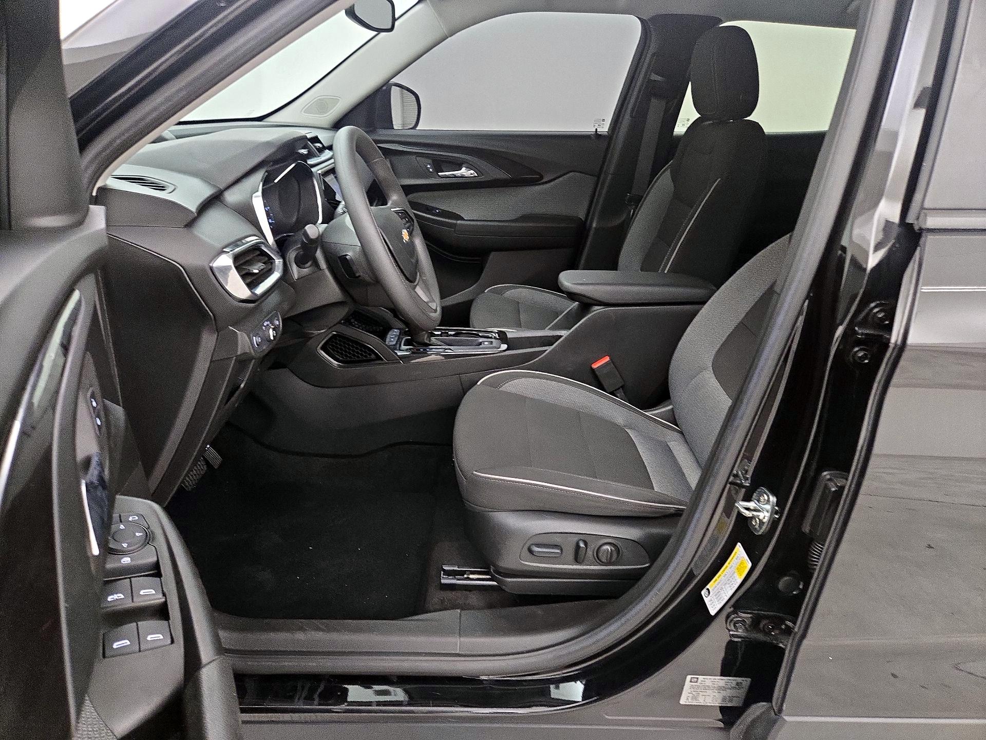 Thumbnail: 2023 Chevrolet TrailBlazer - 11