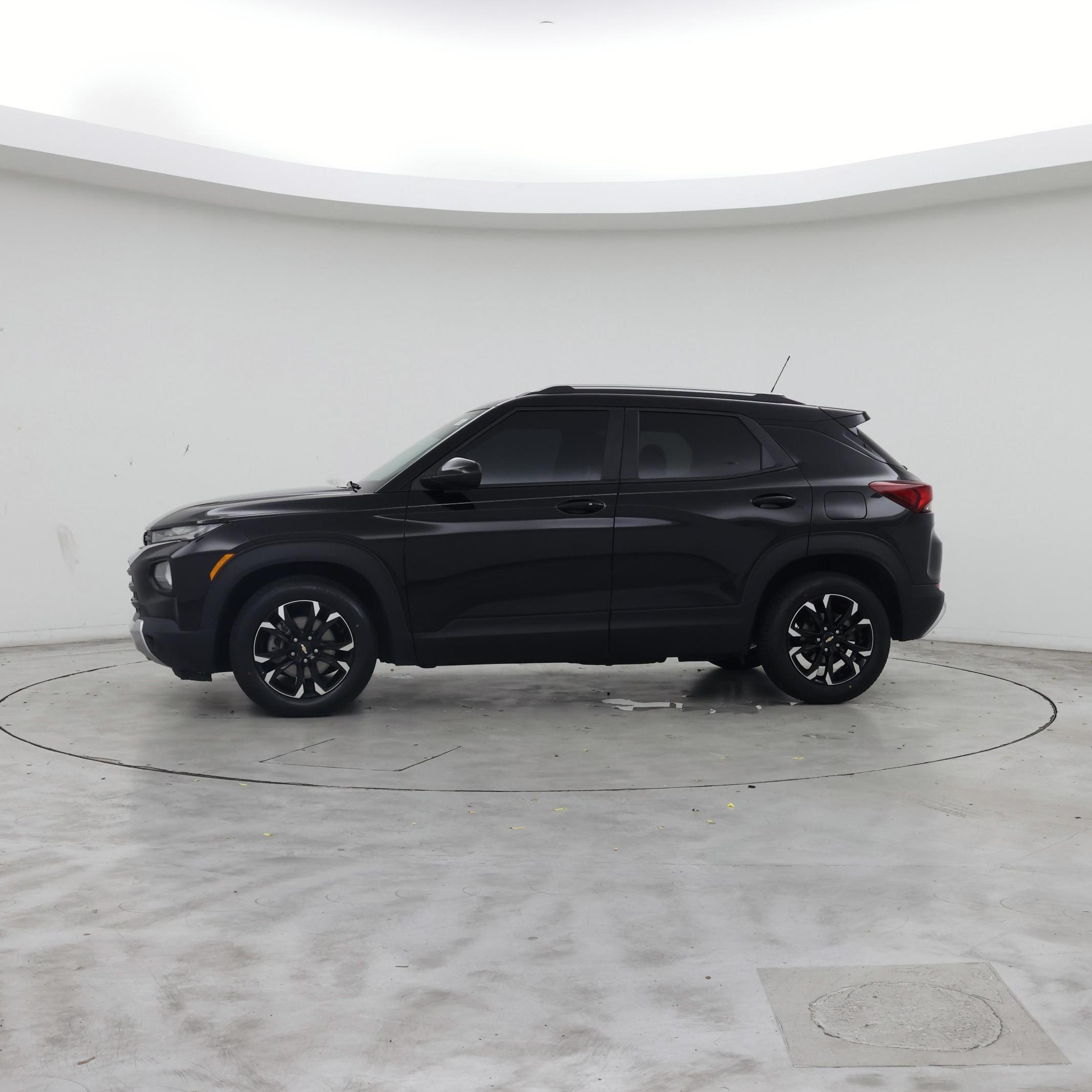 Thumbnail: 2023 Chevrolet TrailBlazer - 3