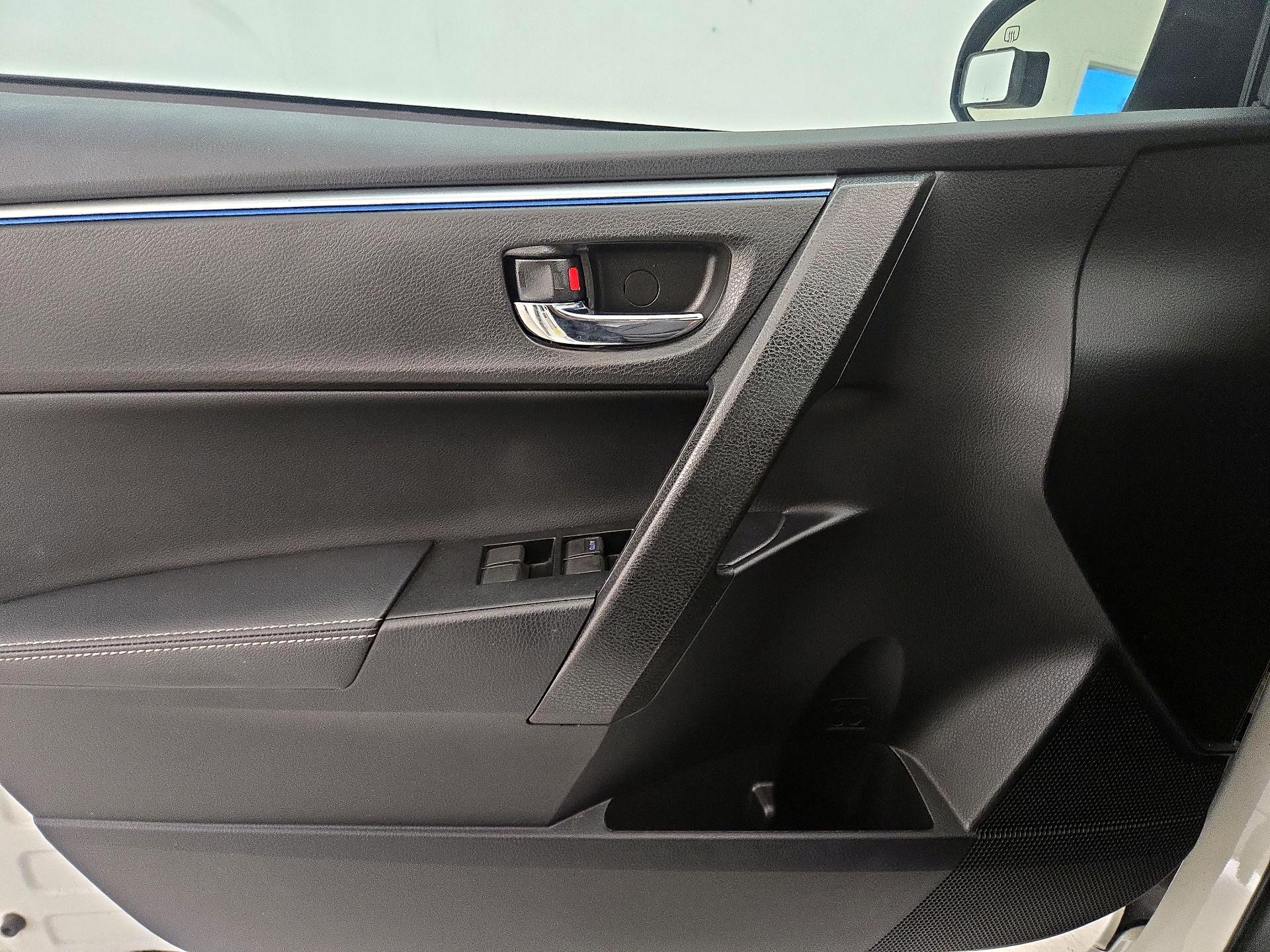 Thumbnail: 2016 Toyota Corolla - 12