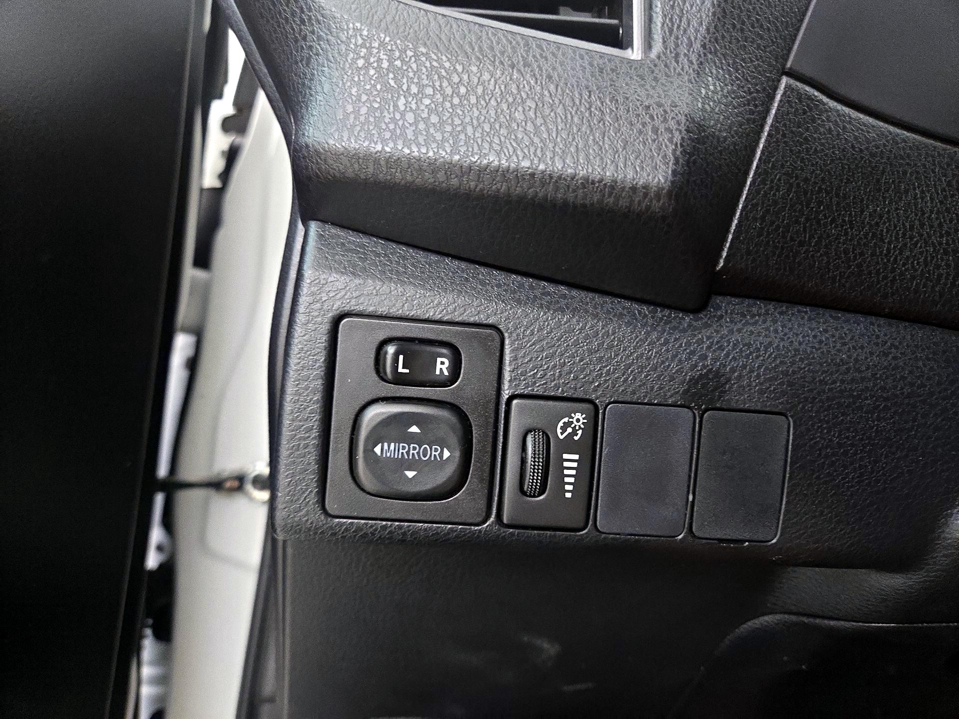 Thumbnail: 2016 Toyota Corolla - 13