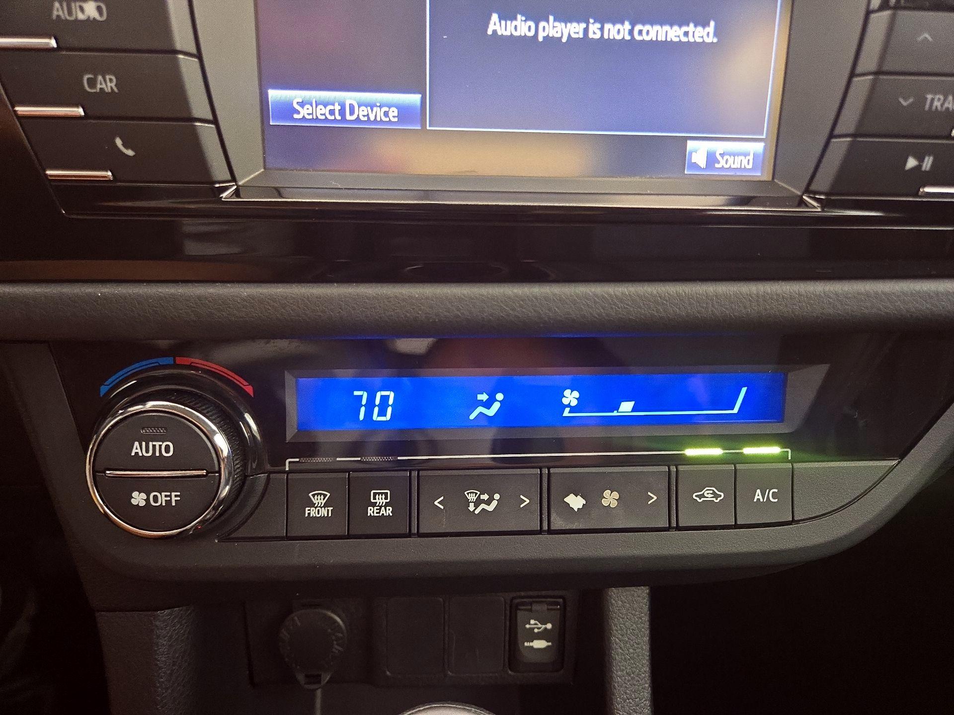 Thumbnail: 2016 Toyota Corolla - 16