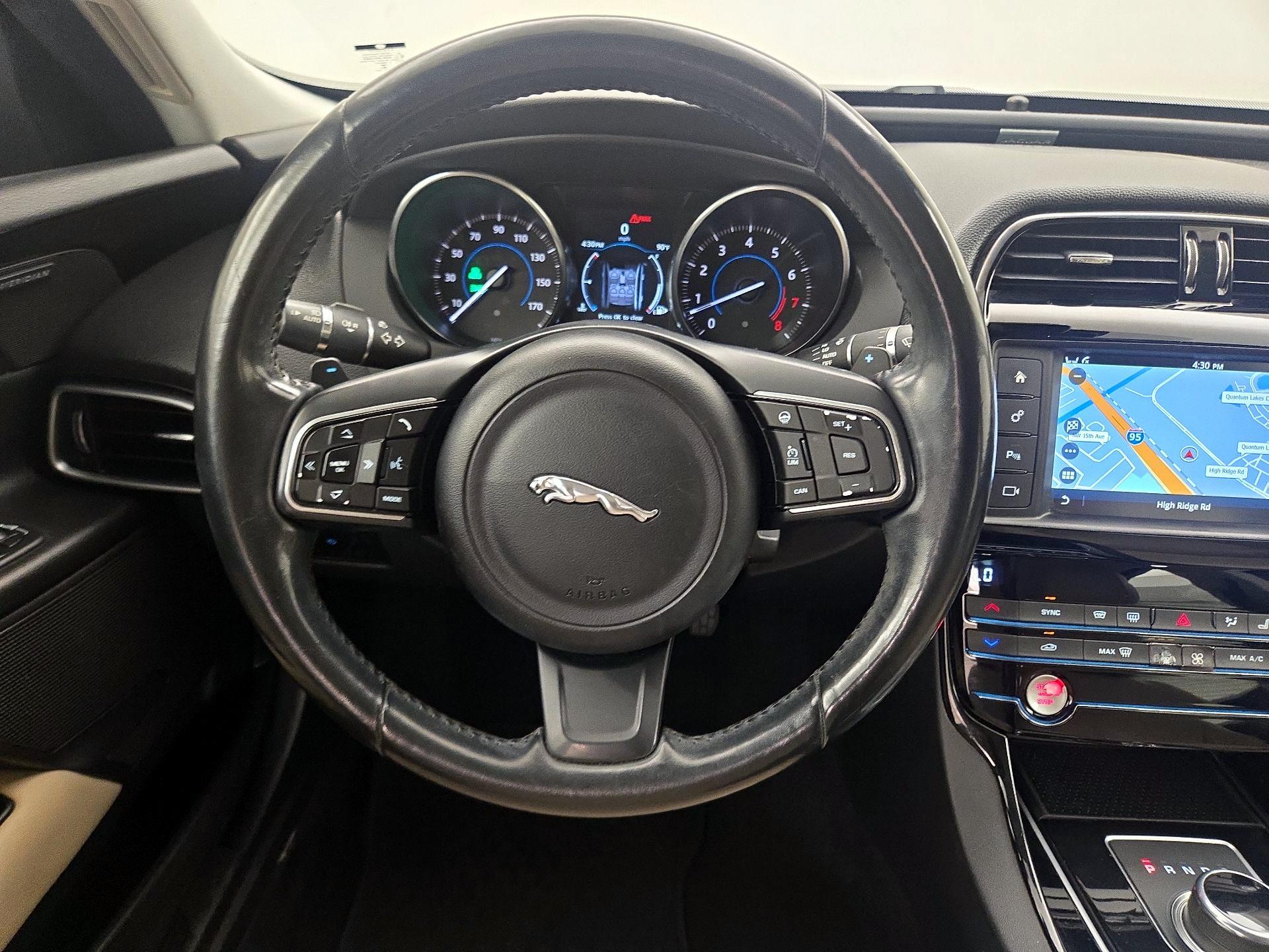 Thumbnail: 2017 Jaguar XE - 10
