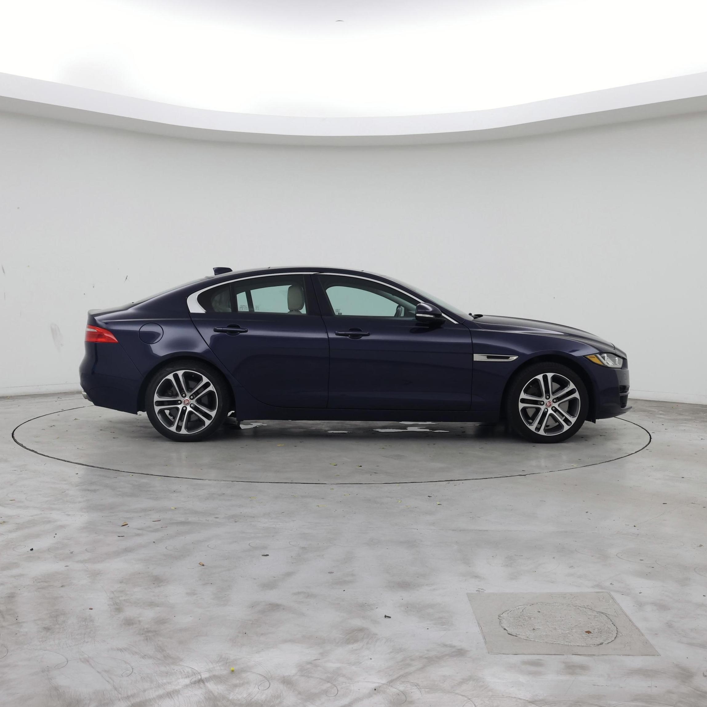 Thumbnail: 2017 Jaguar XE - 7