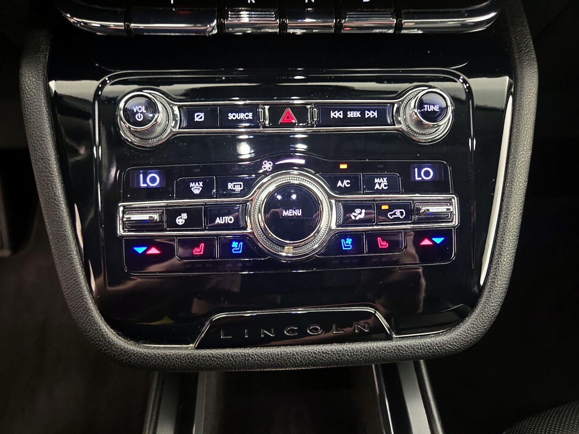 Thumbnail: 2020 Lincoln Corsair - 17