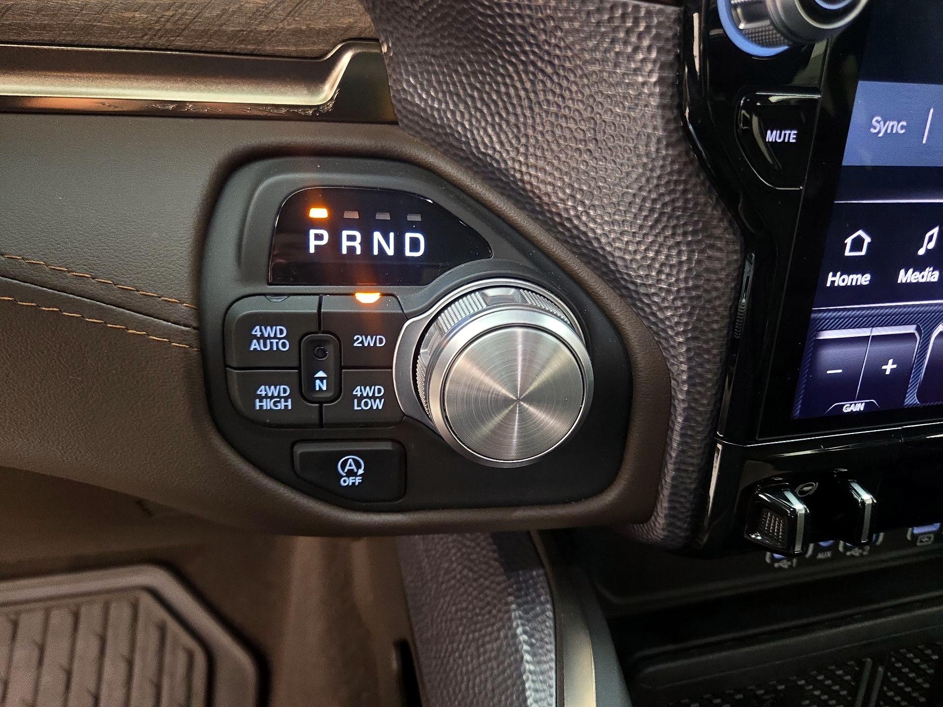 Thumbnail: 2025 RAM 1500 - 18