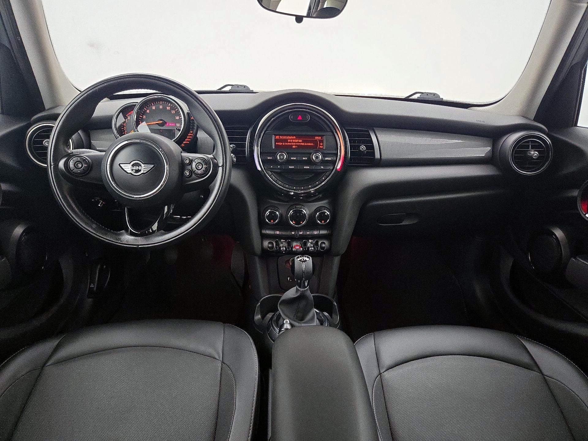 Thumbnail: 2016 MINI Cooper Hardtop - 9