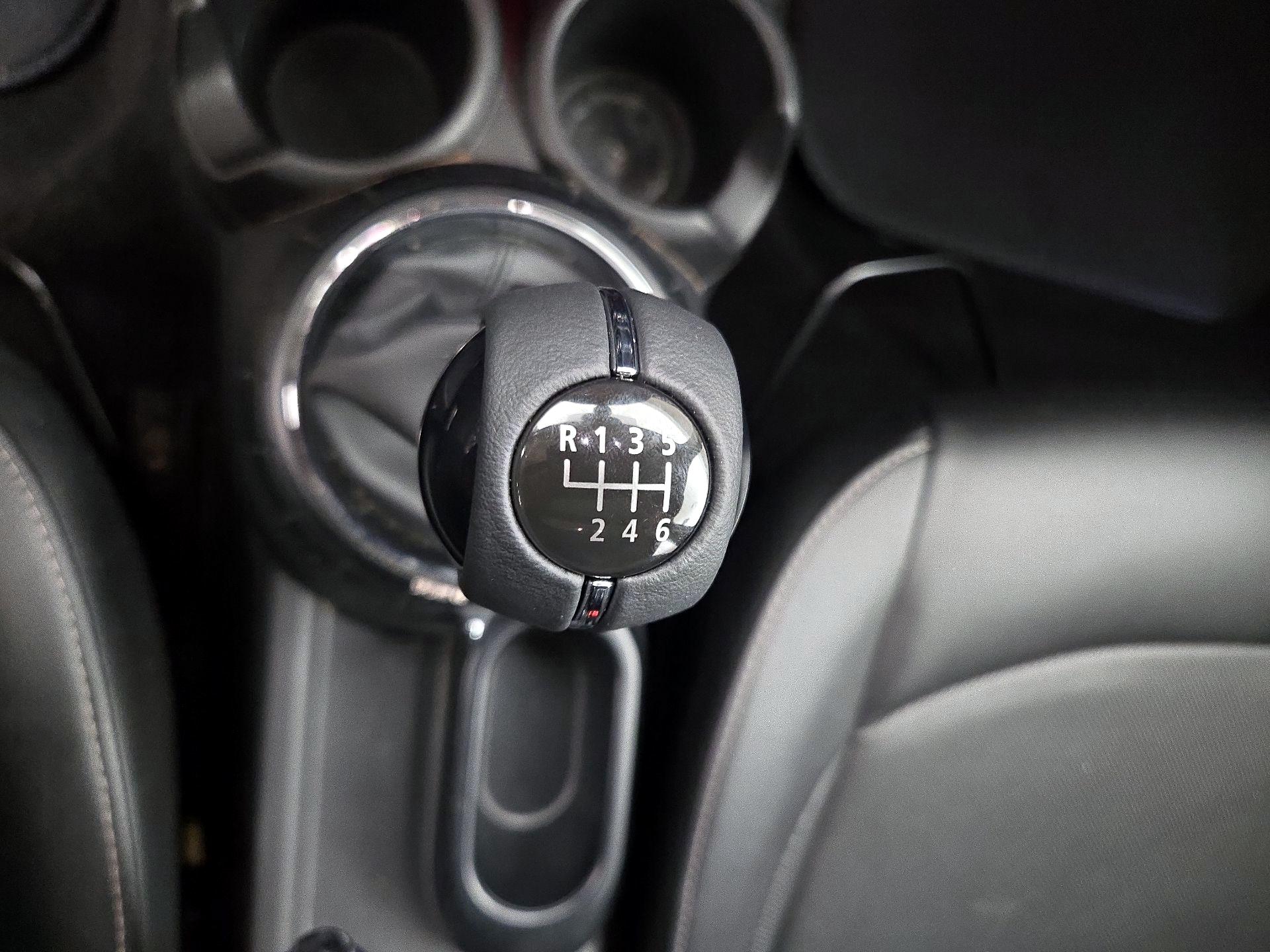 Thumbnail: 2016 MINI Cooper Hardtop - 16