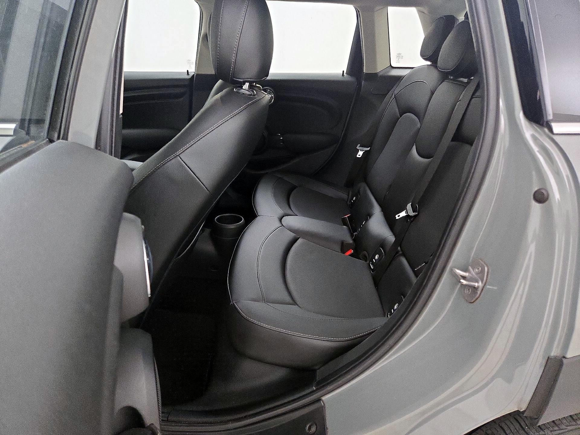 Thumbnail: 2016 MINI Cooper Hardtop - 19