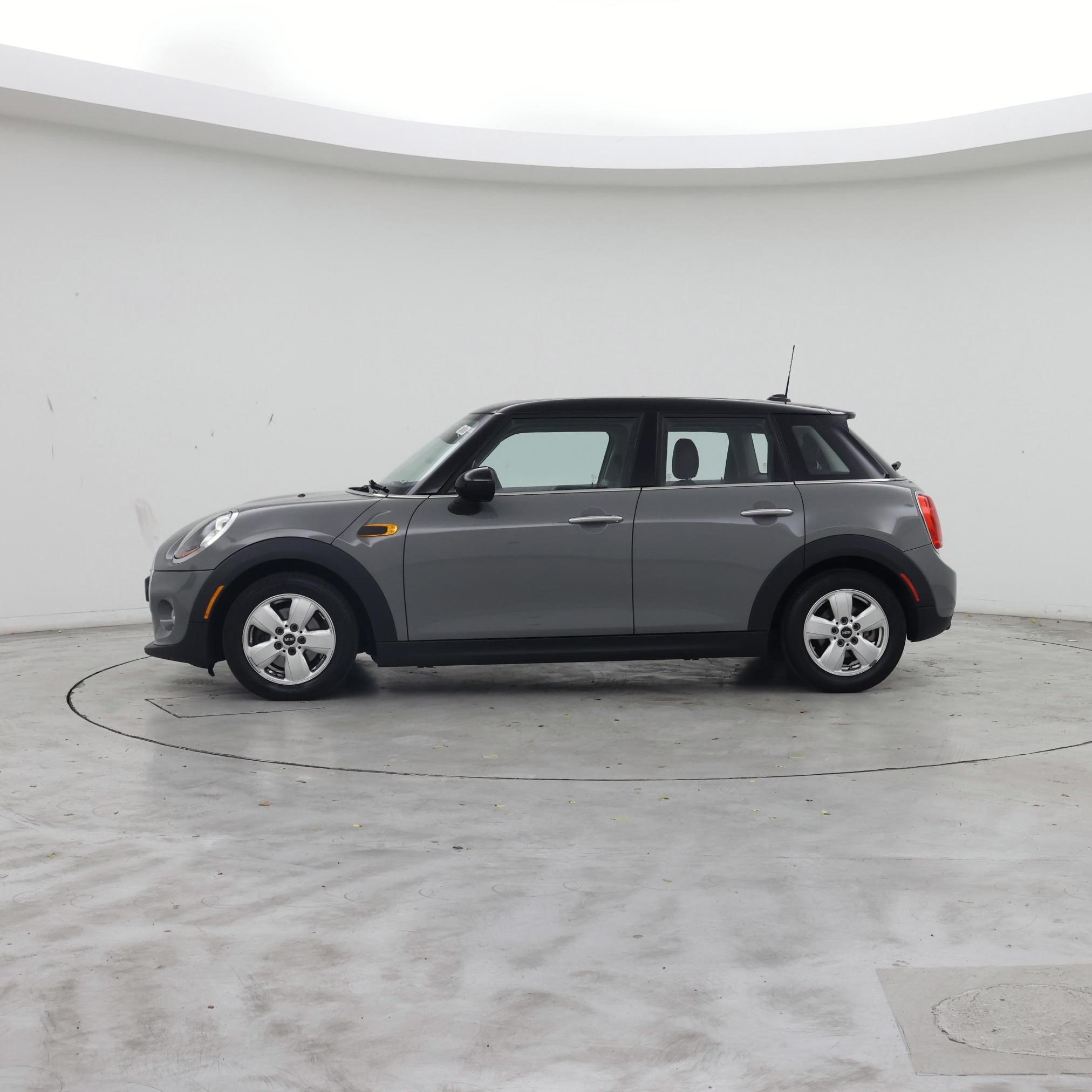 Thumbnail: 2016 MINI Cooper Hardtop - 3