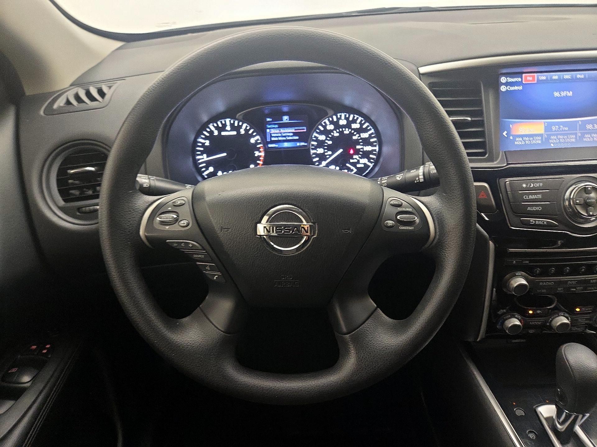 Thumbnail: 2020 Nissan Pathfinder - 10