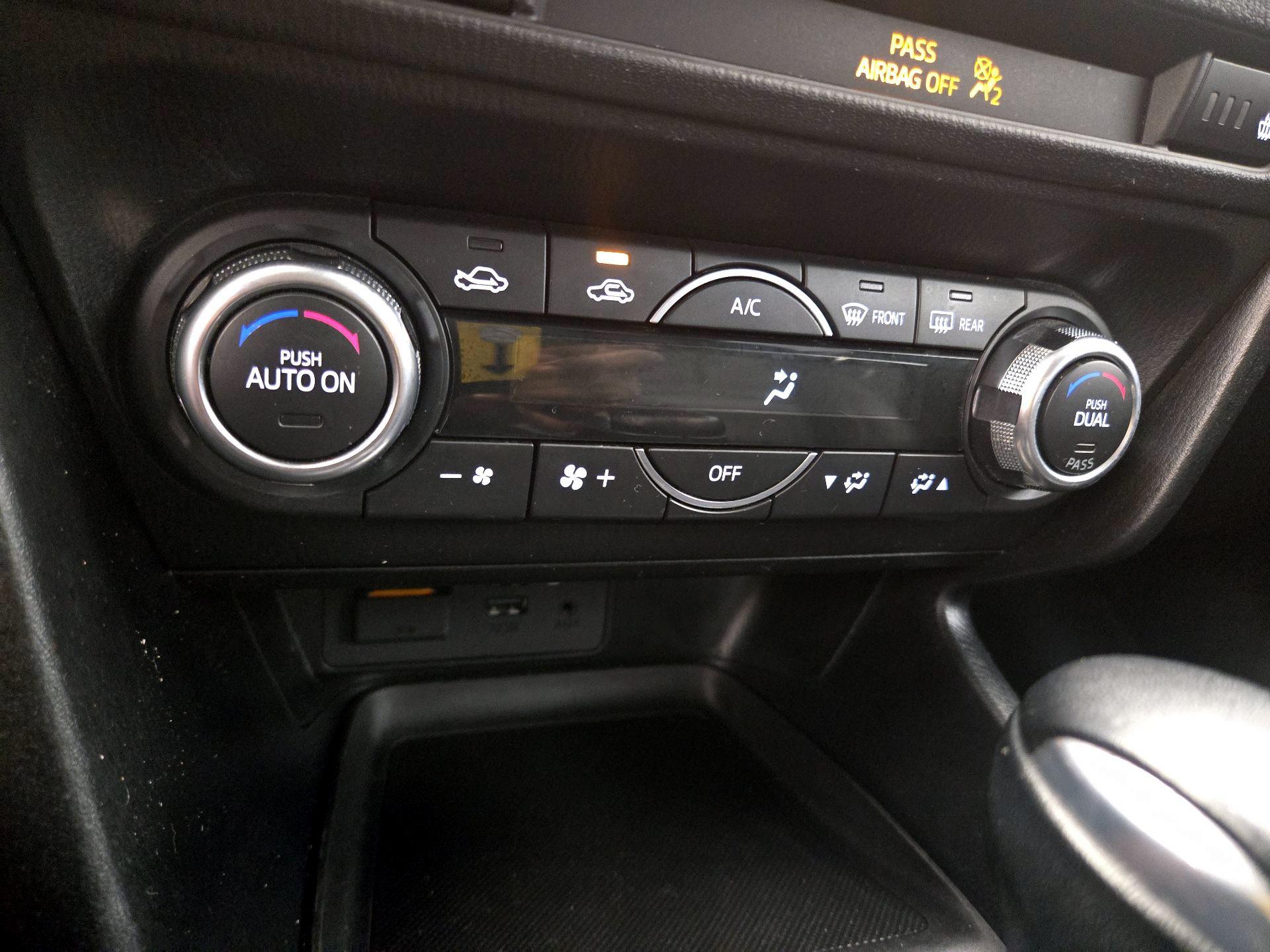 Thumbnail: 2018 Mazda Mazda3 - 17