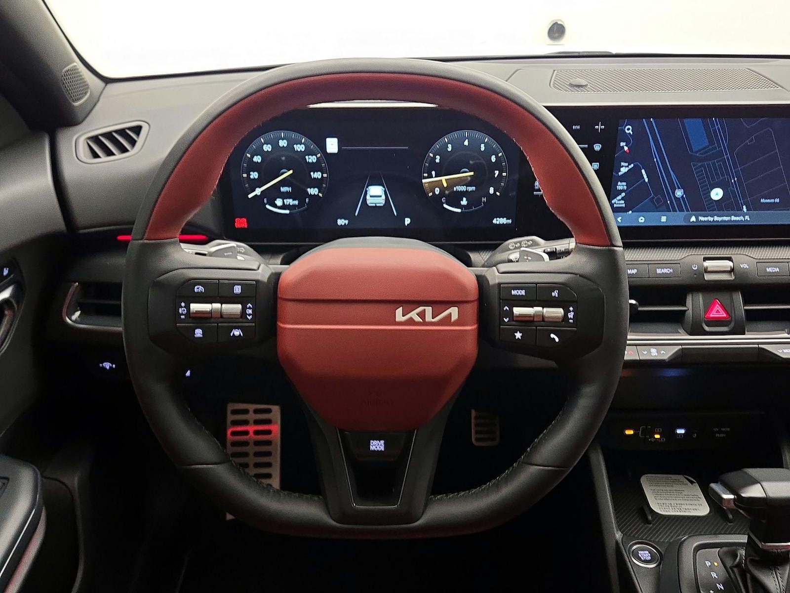 2026 Kia K4 GT-Line Turbo - Photo 11