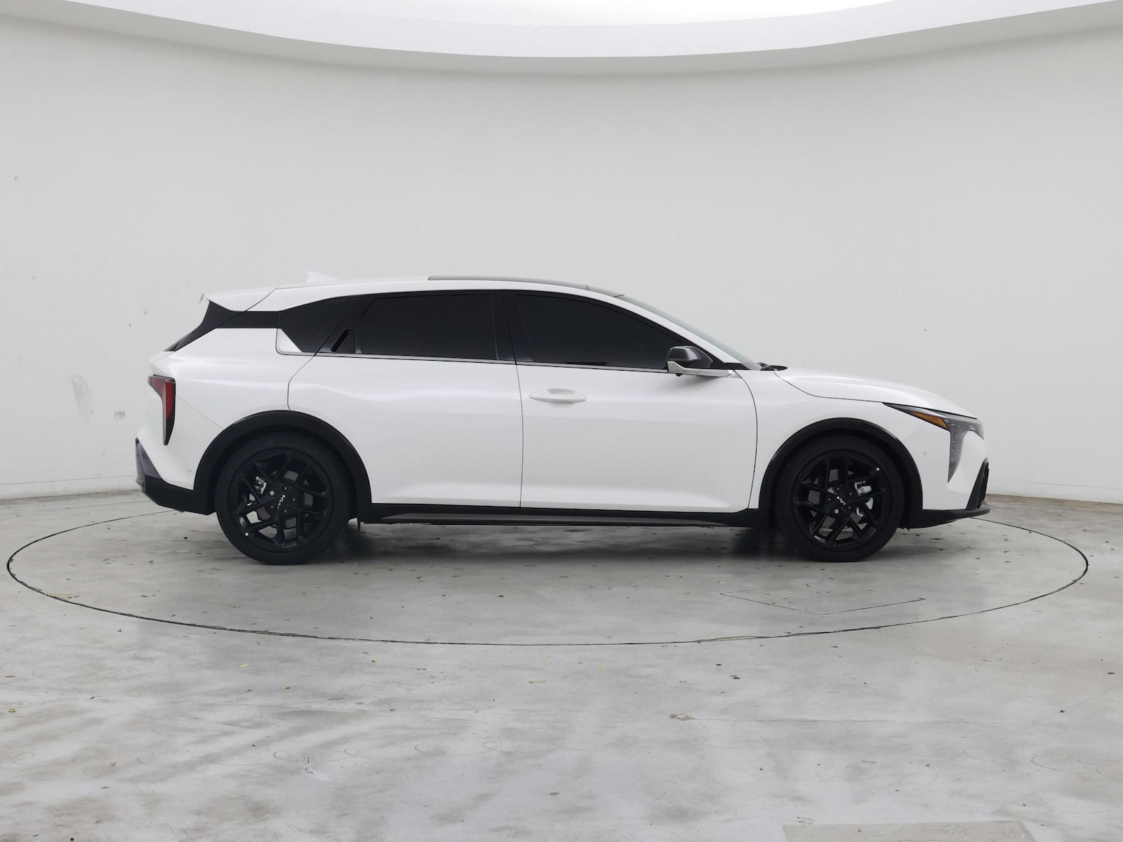 2026 Kia K4 GT-Line Turbo - Photo 8
