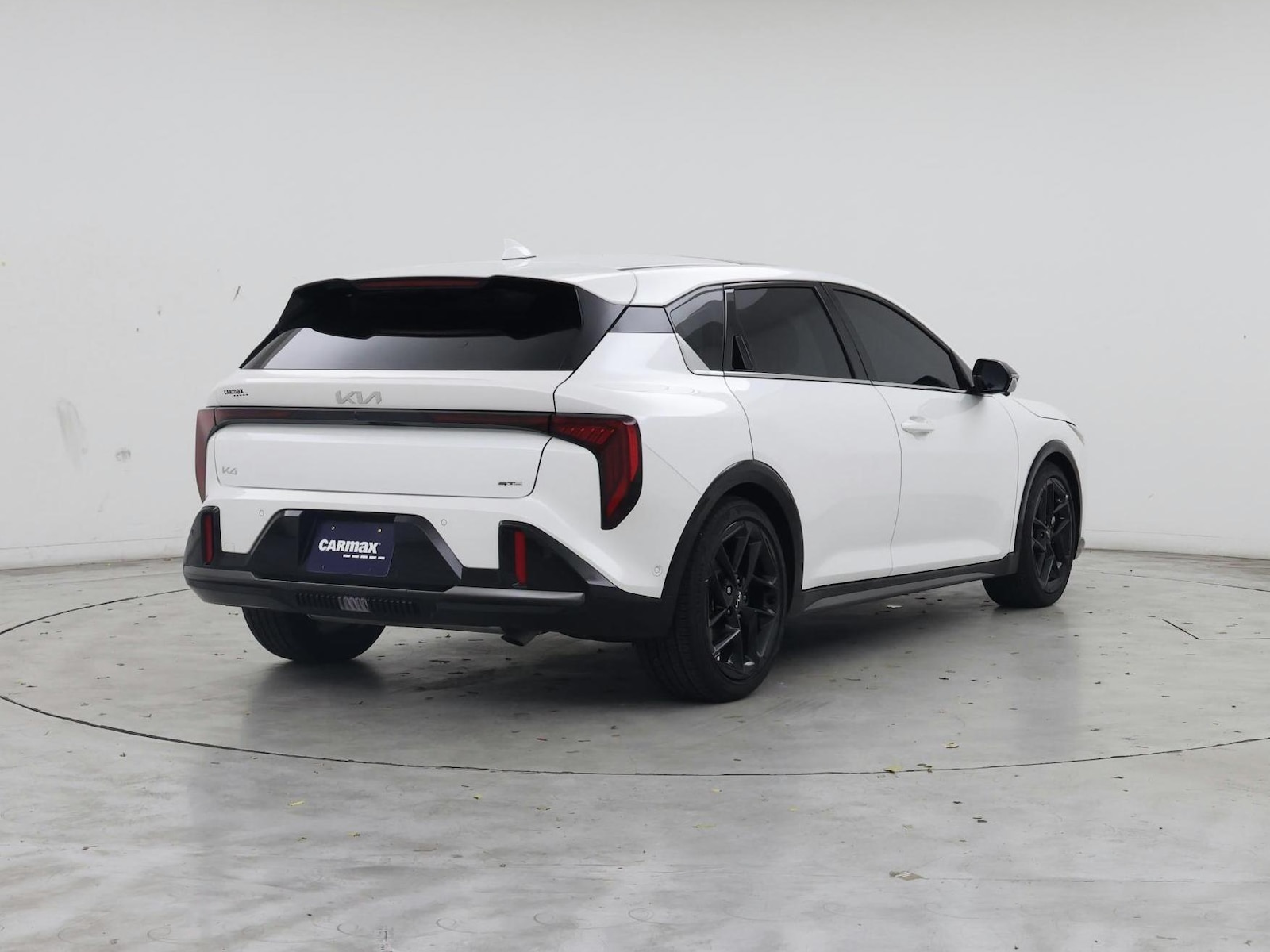 2026 Kia K4 GT-Line Turbo - Photo 9