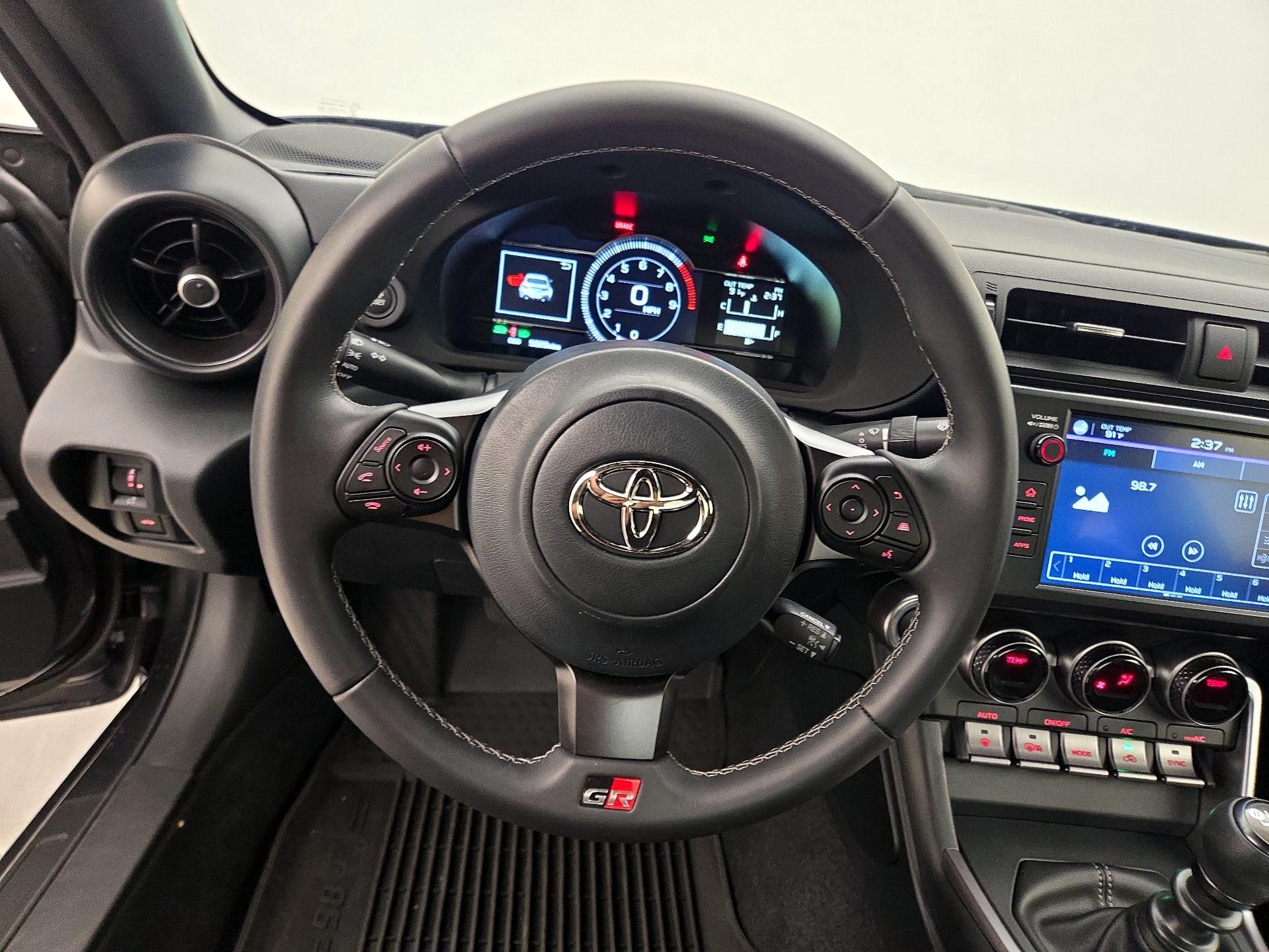 Thumbnail: 2025 Toyota GR86 - 10