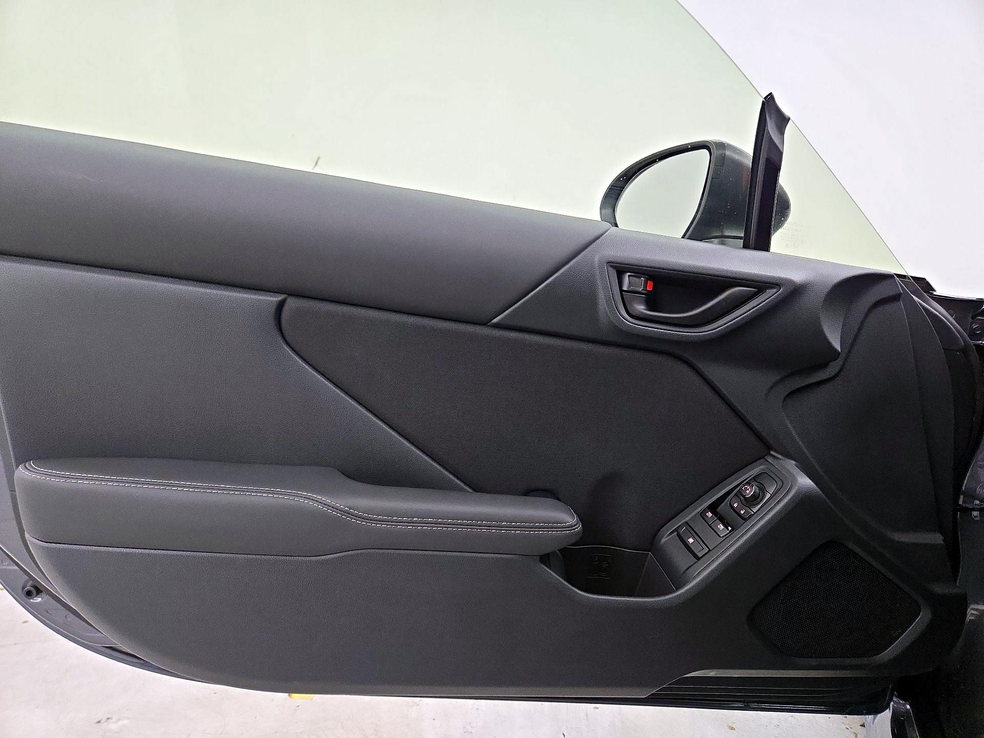 Thumbnail: 2025 Toyota GR86 - 12