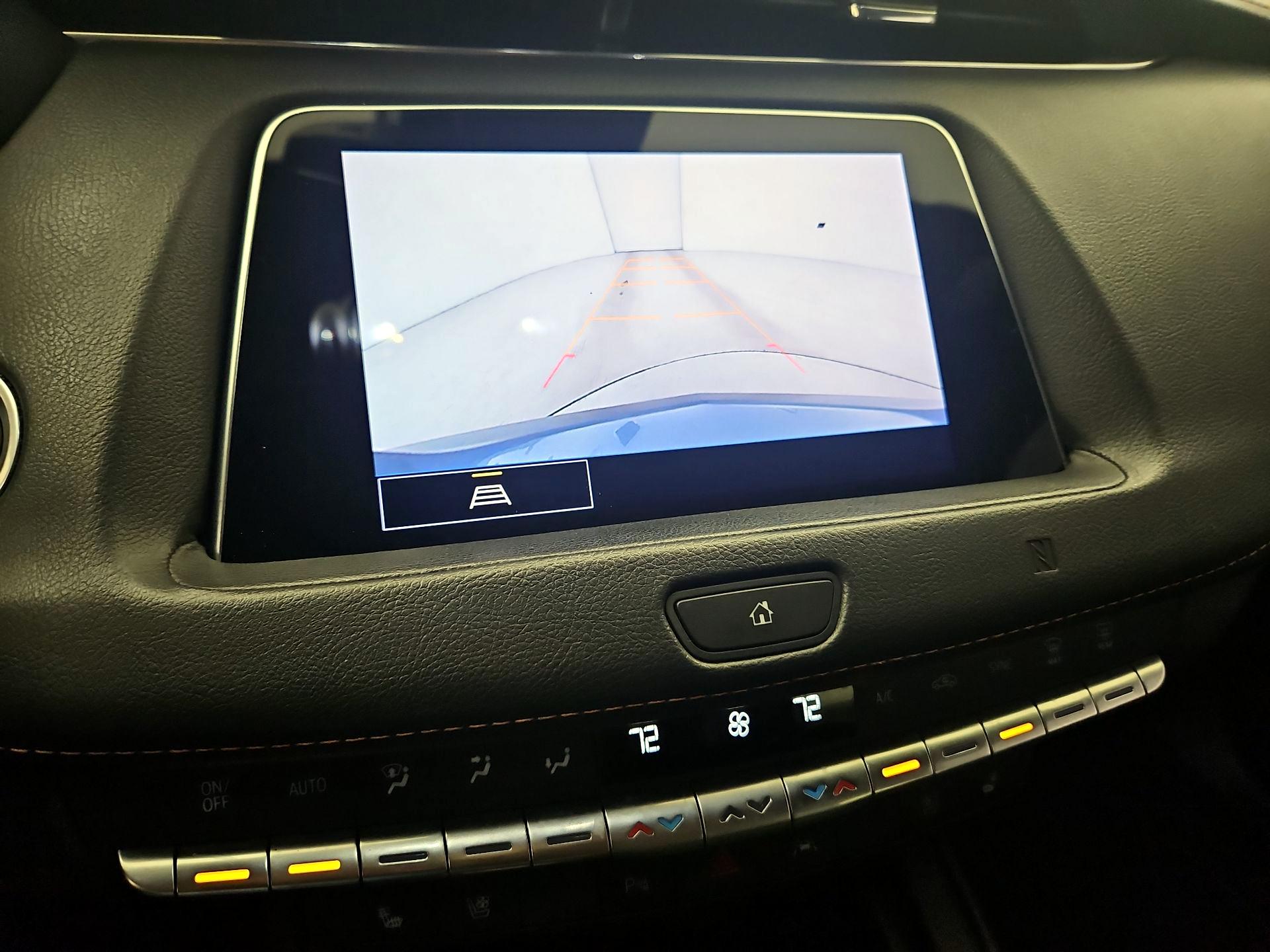 Thumbnail: 2021 Cadillac XT4 - 14