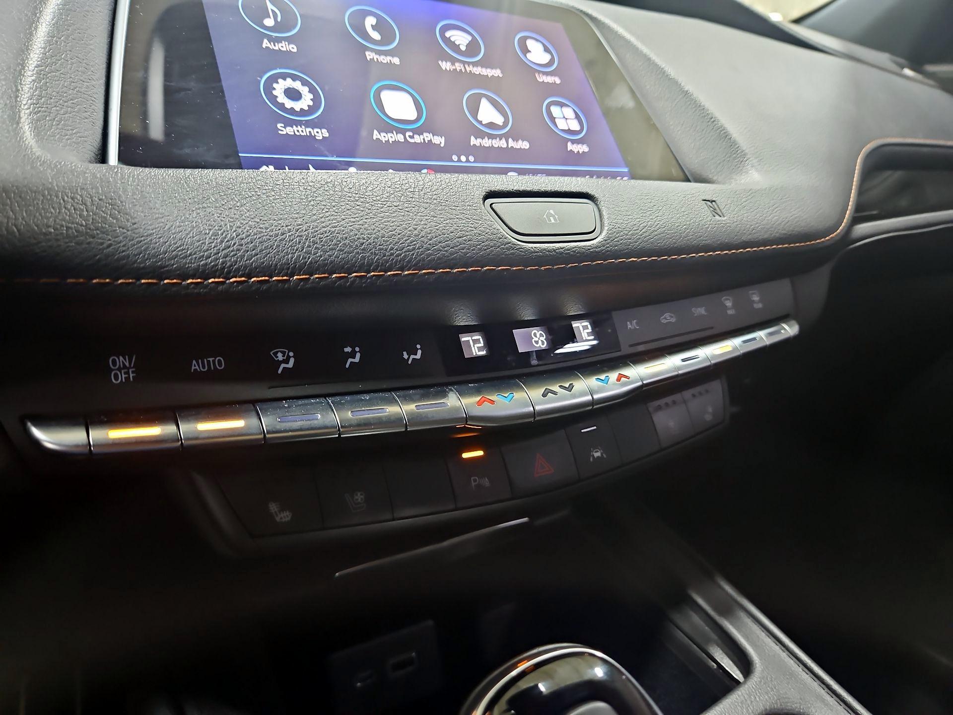 Thumbnail: 2021 Cadillac XT4 - 16