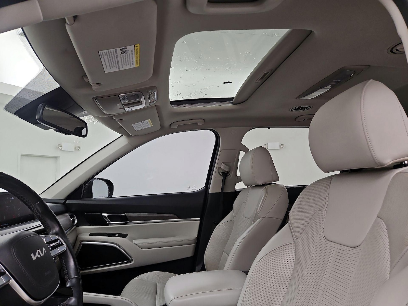 Sunroof(s) & Overhead Airbags
