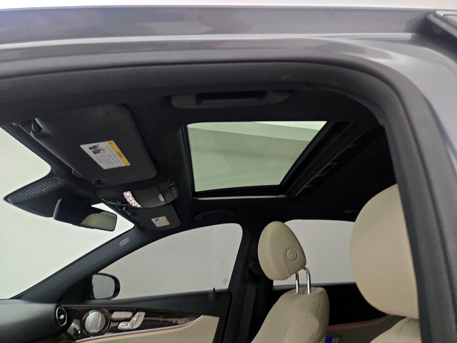 Sunroof(s) & Overhead Airbags
