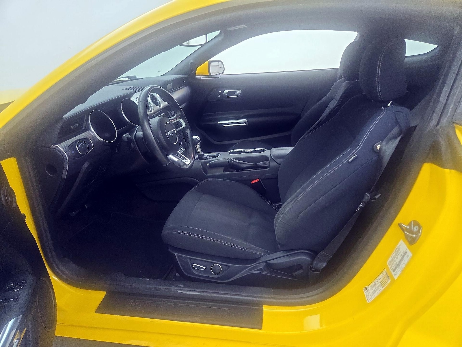 Power Seat(s) & Side Airbags