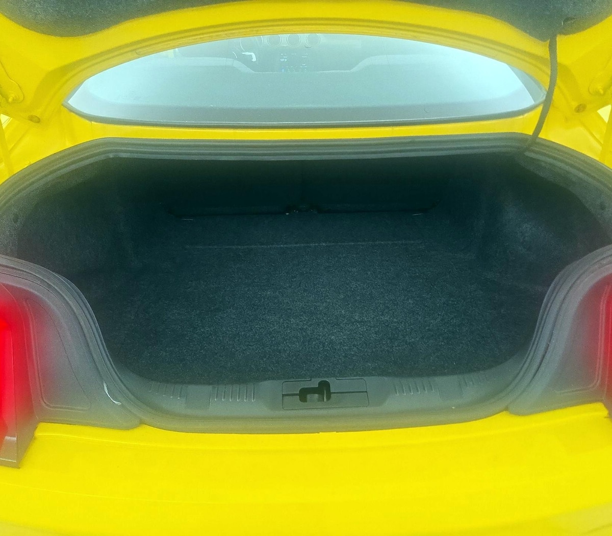 Trunk/Cargo (Seats Up)